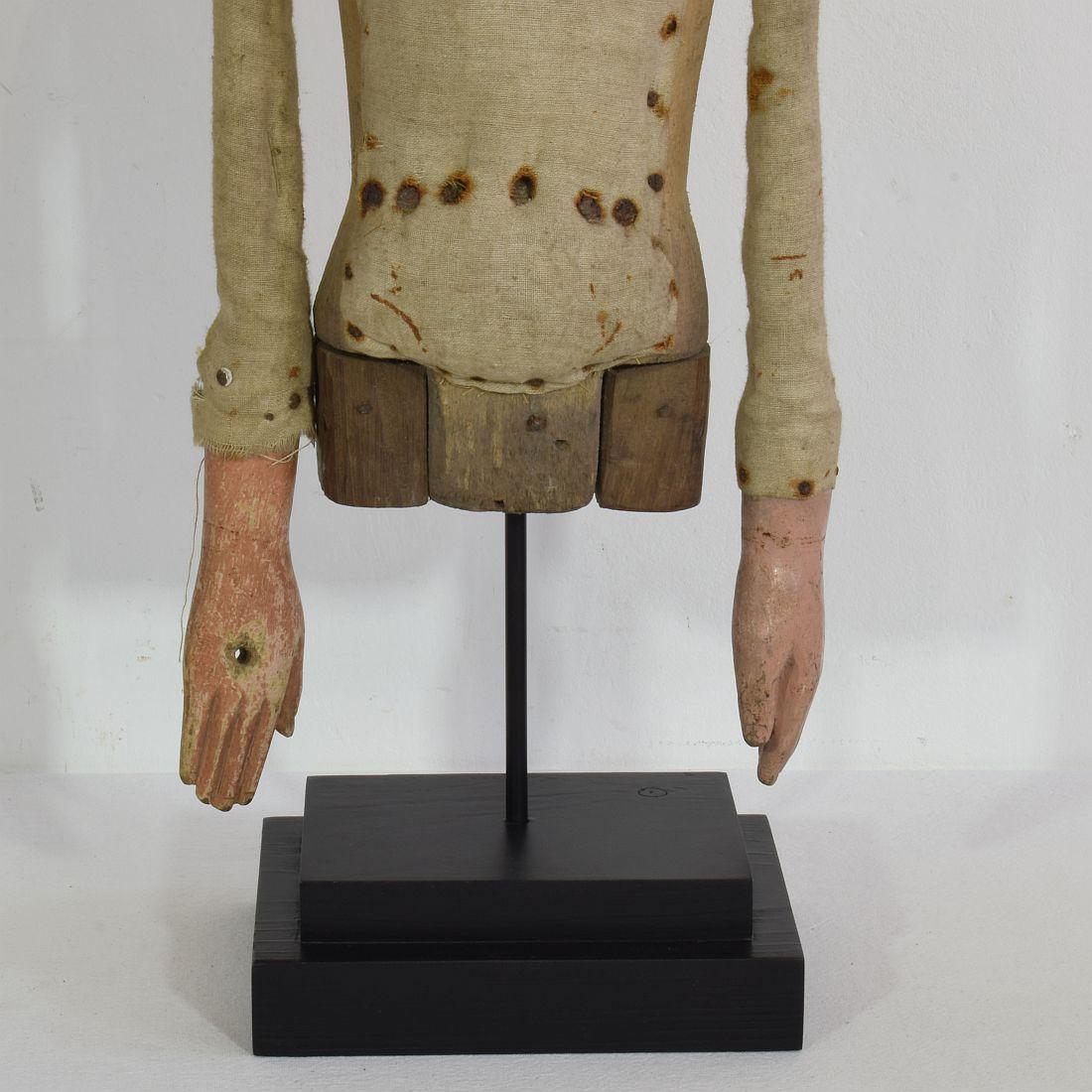 Großes französisches handgeschnitztes Holzfragment einer Marionette aus dem 19. Jahrhundert im Angebot 8