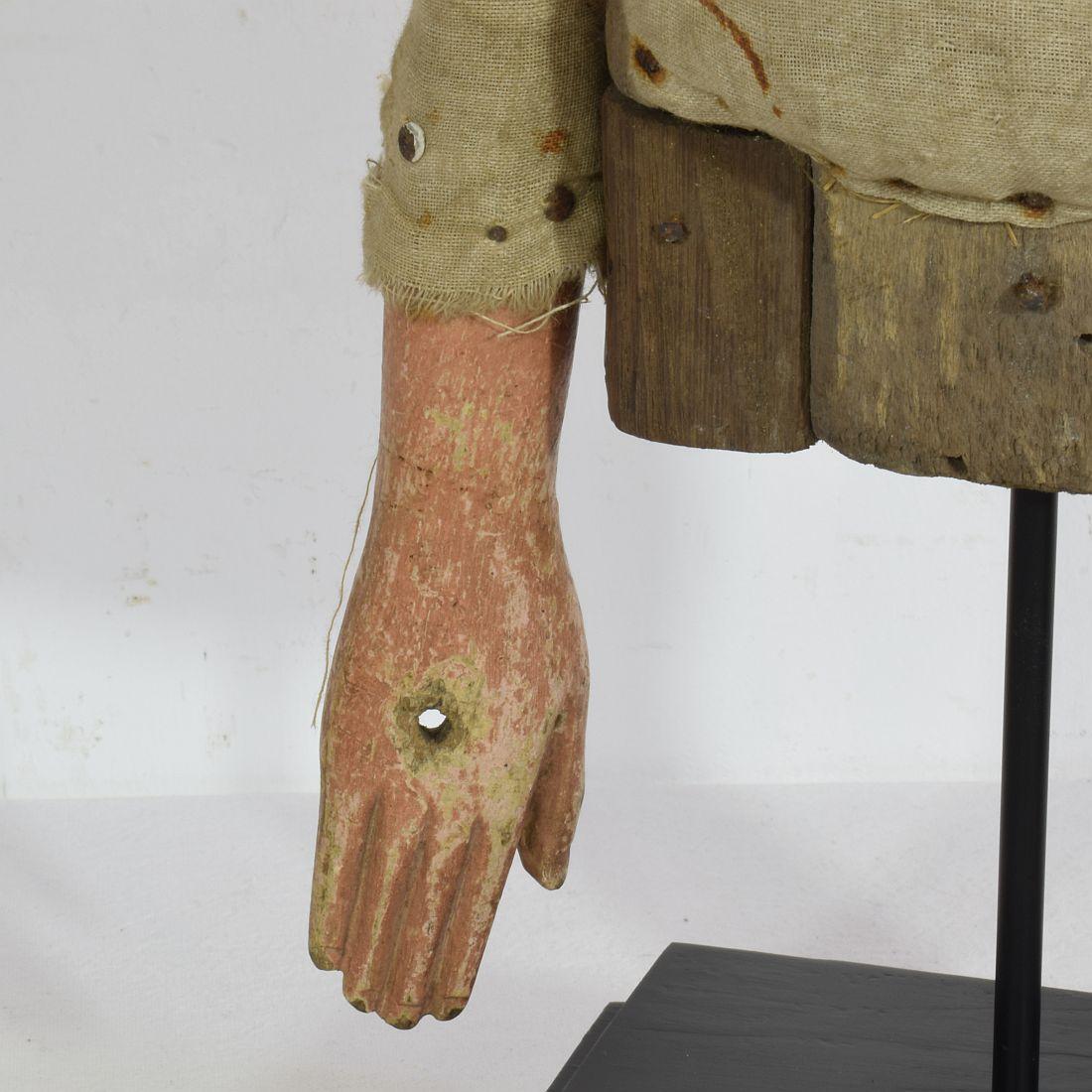 Großes französisches handgeschnitztes Holzfragment einer Marionette aus dem 19. Jahrhundert im Angebot 9