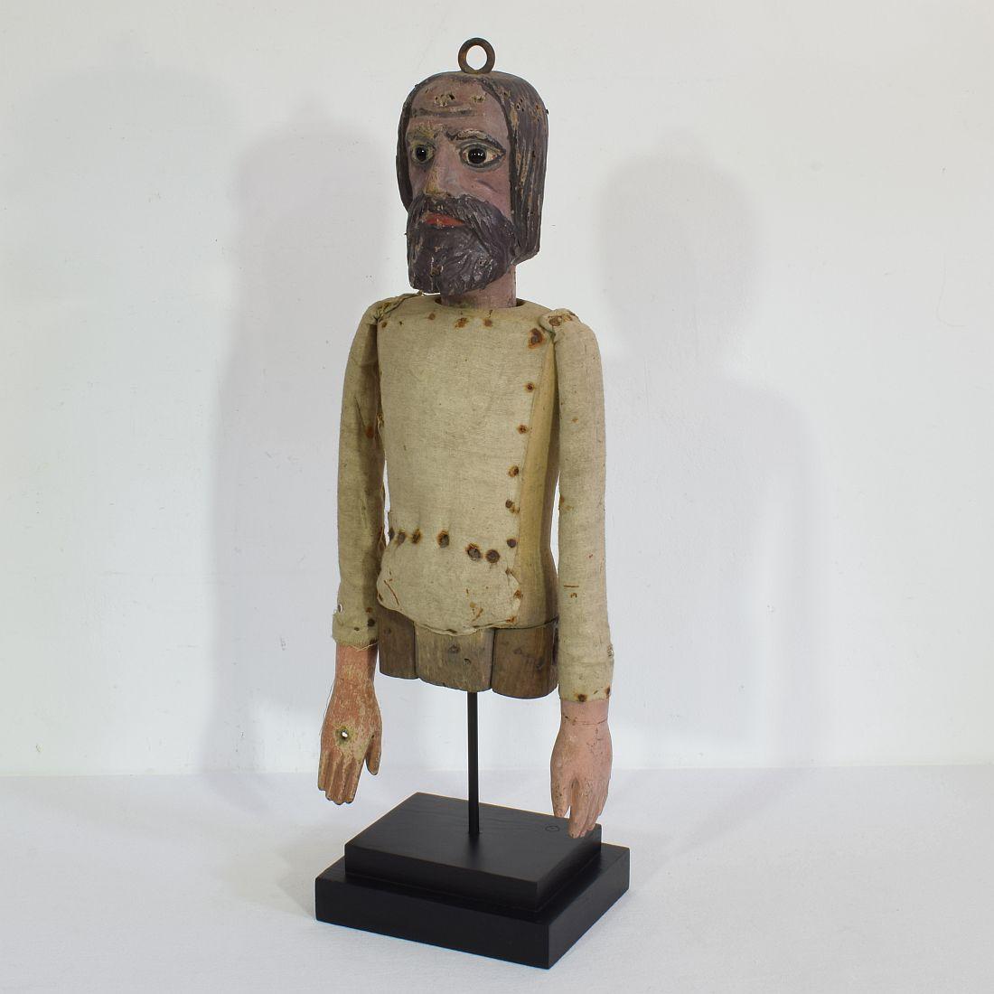 Français Grand fragment de Marionette en bois sculpté à la main du 19ème siècle, France en vente