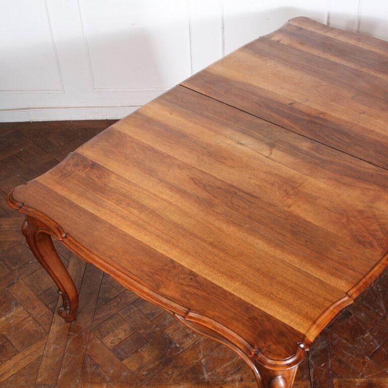 Large French 19th Century Louis XV Style Dining Table In Good Condition For Sale In Vancouver, British Columbia