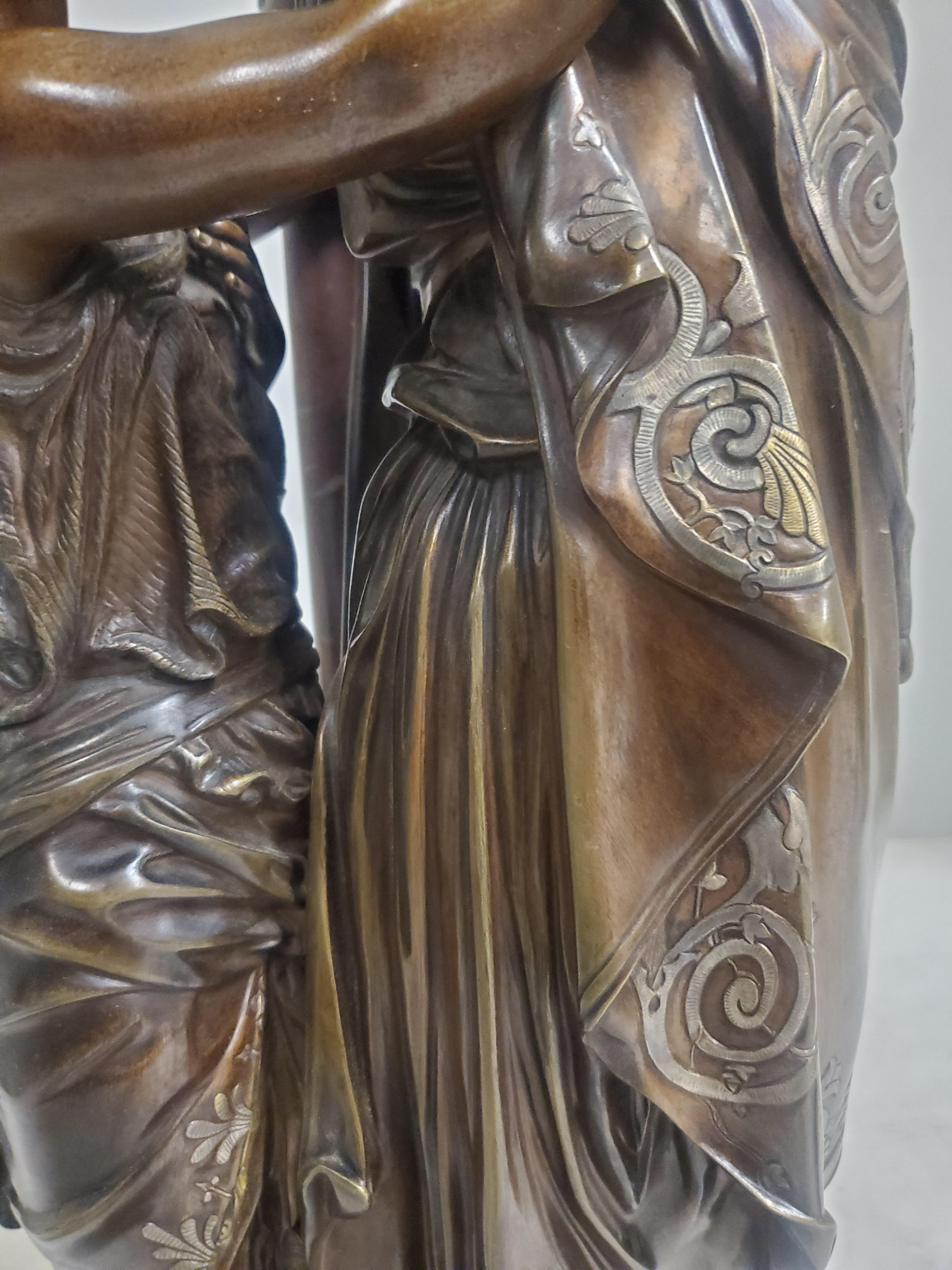 Große französische Silber- und vergoldete Bronzeskulptur eines Mannes und einer Frau aus dem 19. (Französisch) im Angebot