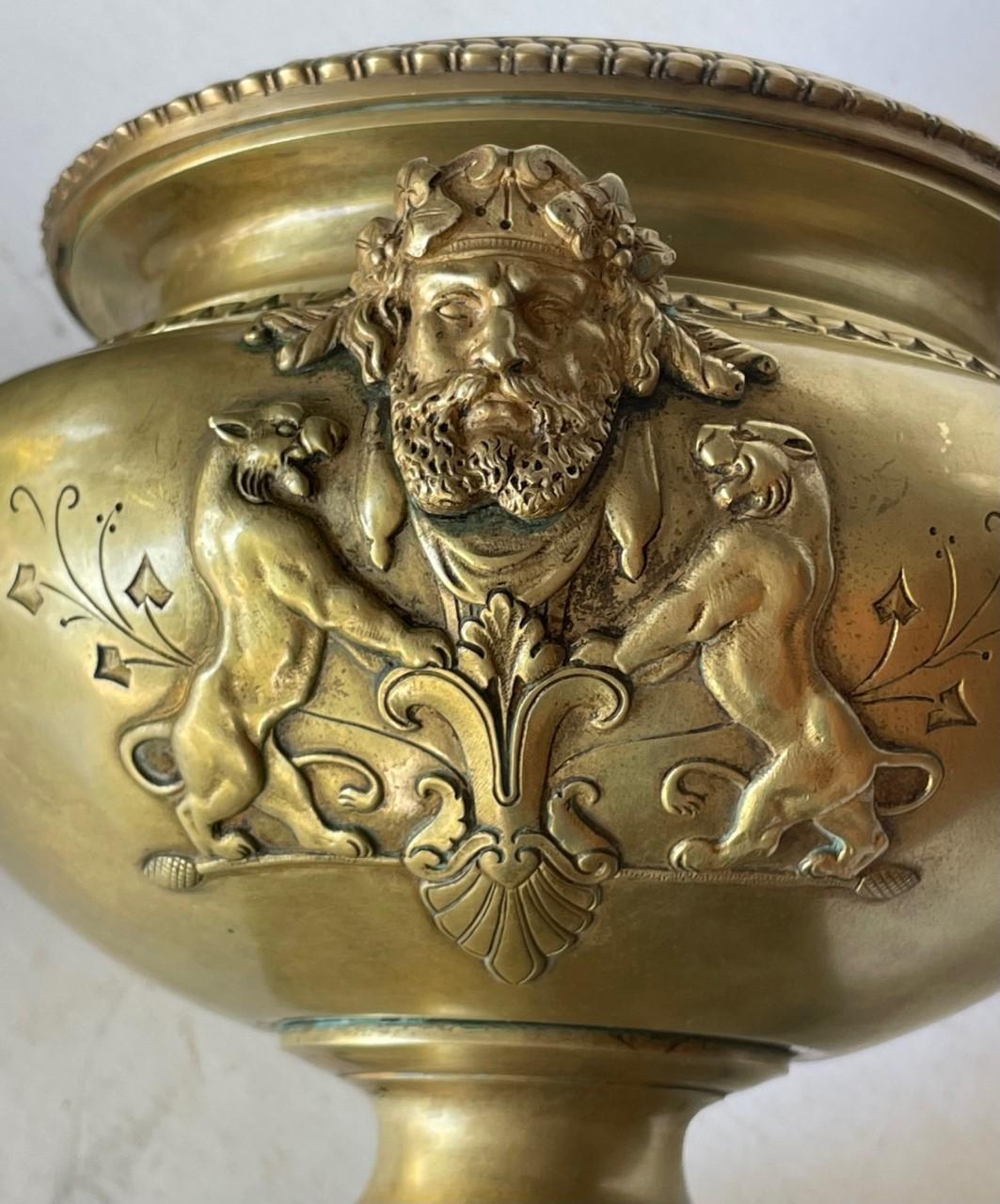 Große französische Urne aus patinierter Bronze des 19. Jahrhunderts auf Marmorsockel im Angebot 5
