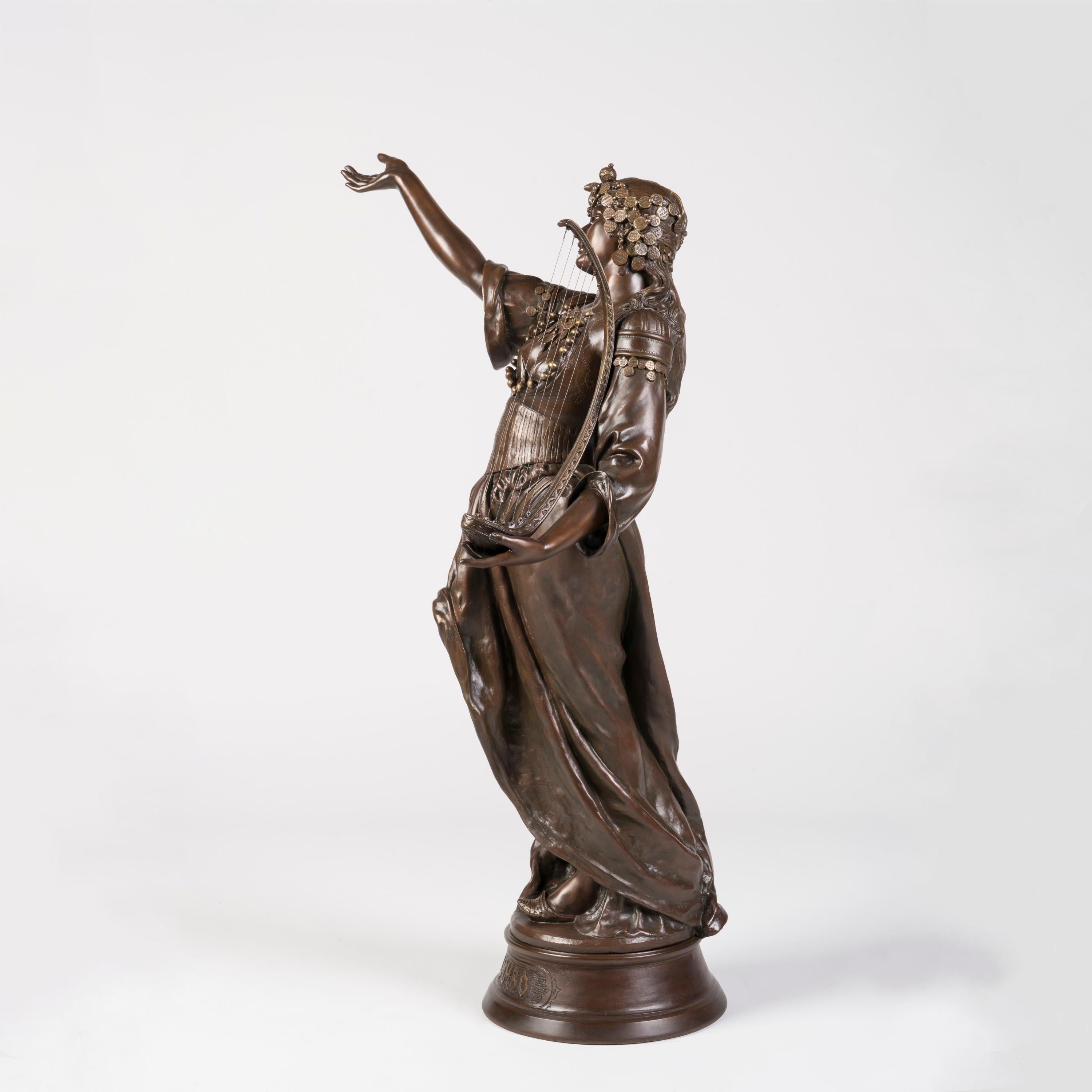 Patinato Grande scultura in bronzo patinato francese del XIX secolo raffigurante Salammbô di Marcel Début in vendita