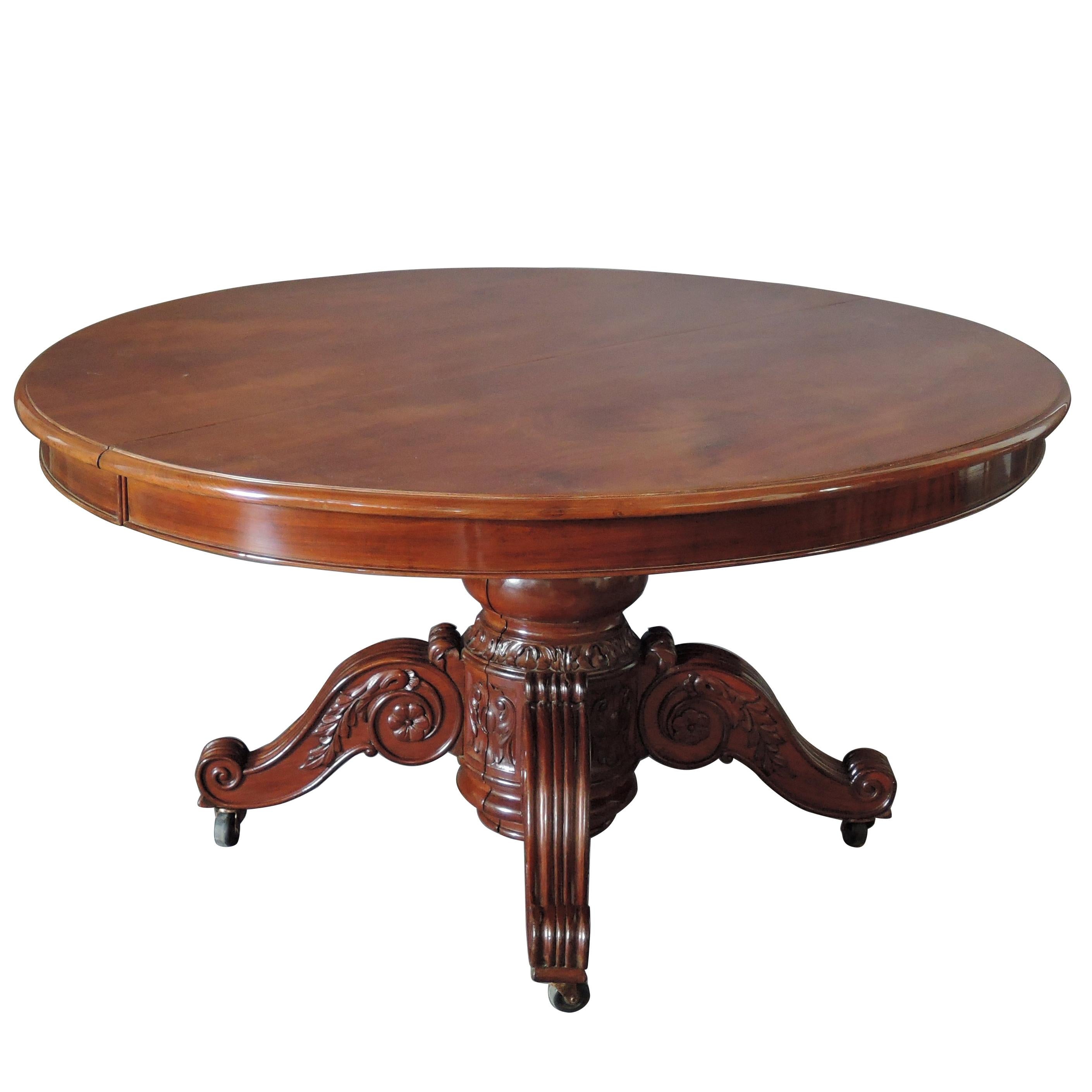 Feiner großer französischer ovaler Tisch aus massivem Mahagoni des 19. Jahrhunderts