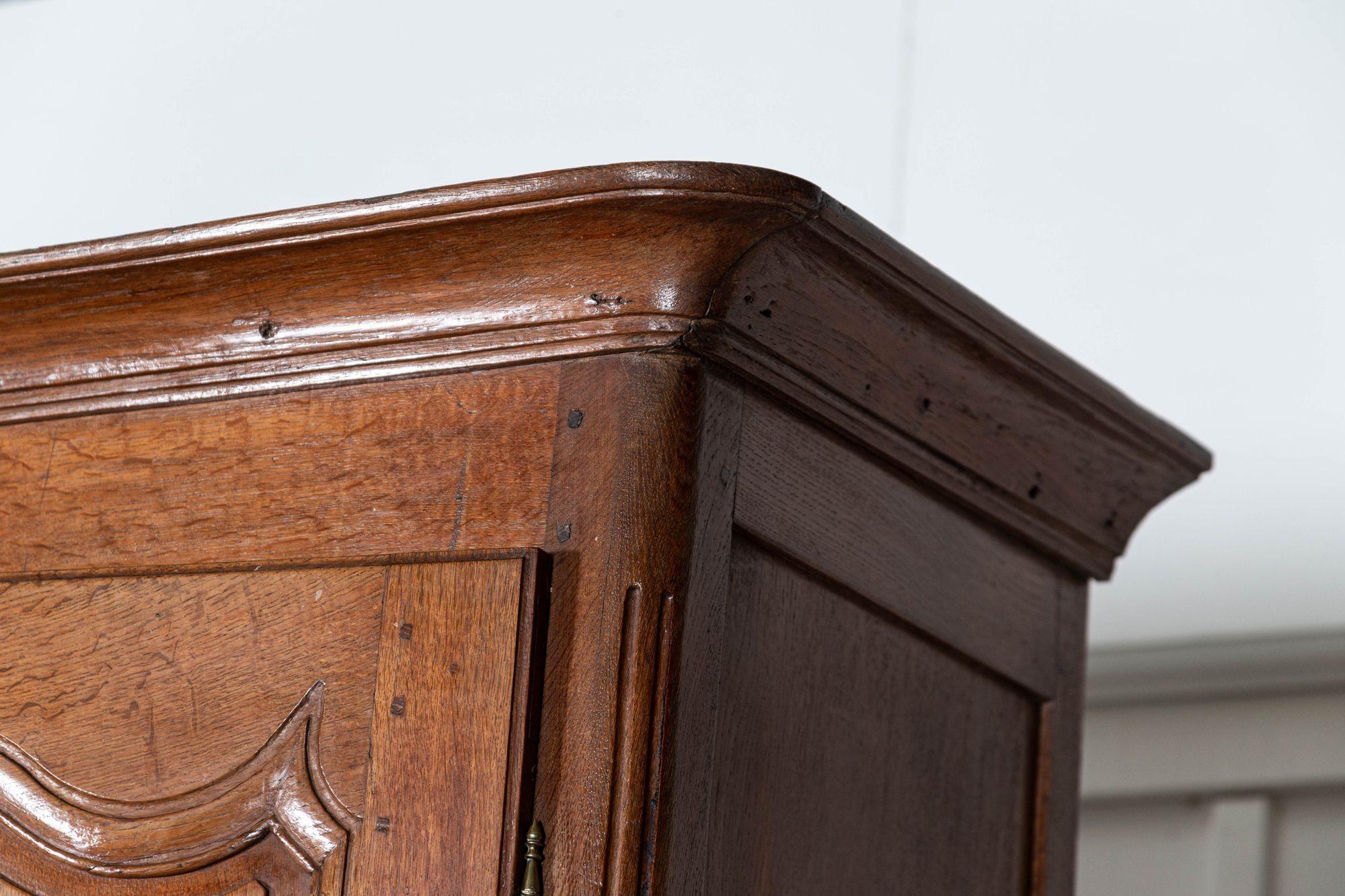 Large French 19th Century Oak Buffet Deux Corps For Sale 8