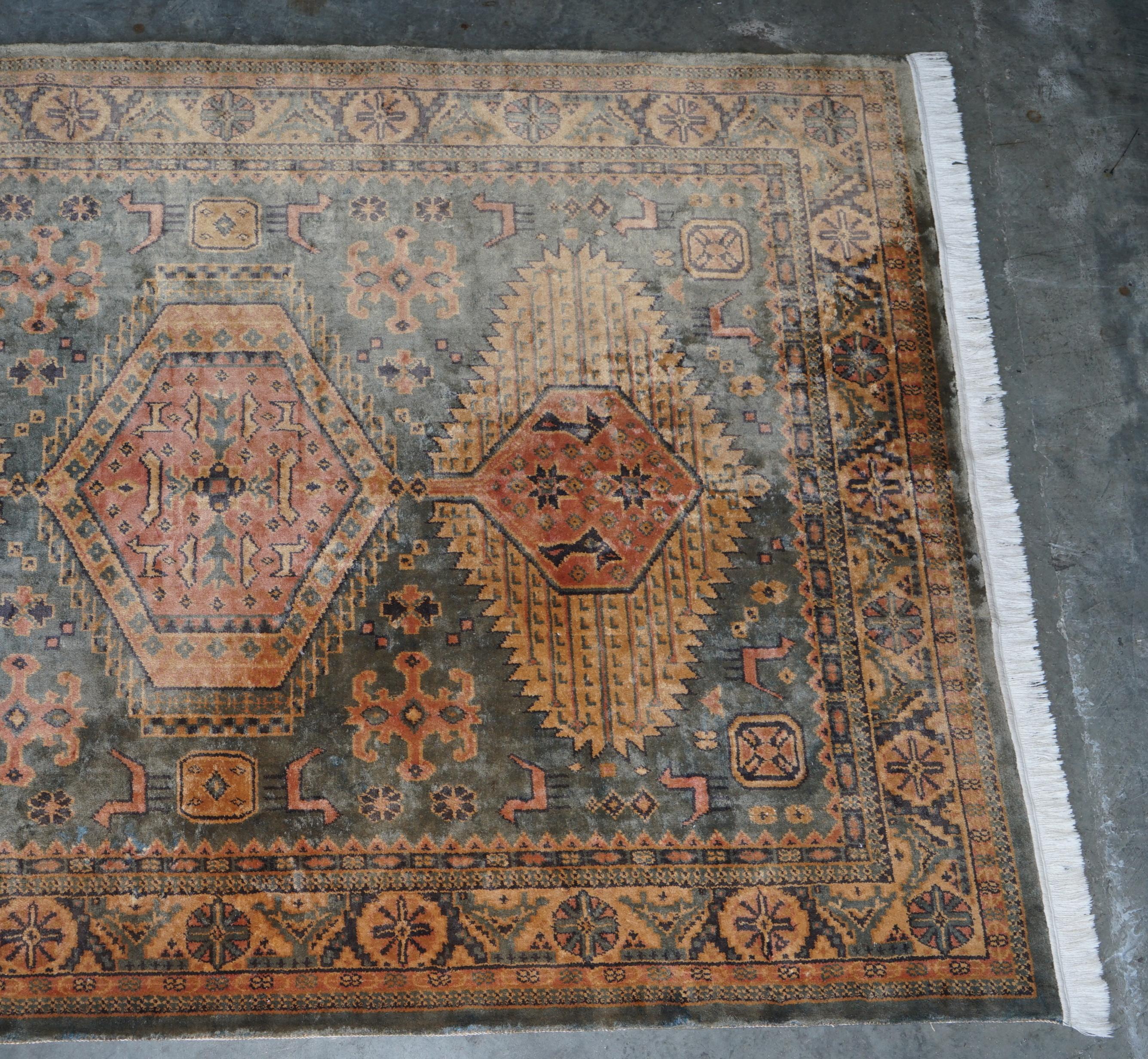 Großer großer französischer antiker Aztek-Kelim-Teppich / Teppich, sehr schön gealtert (Handgefertigt) im Angebot