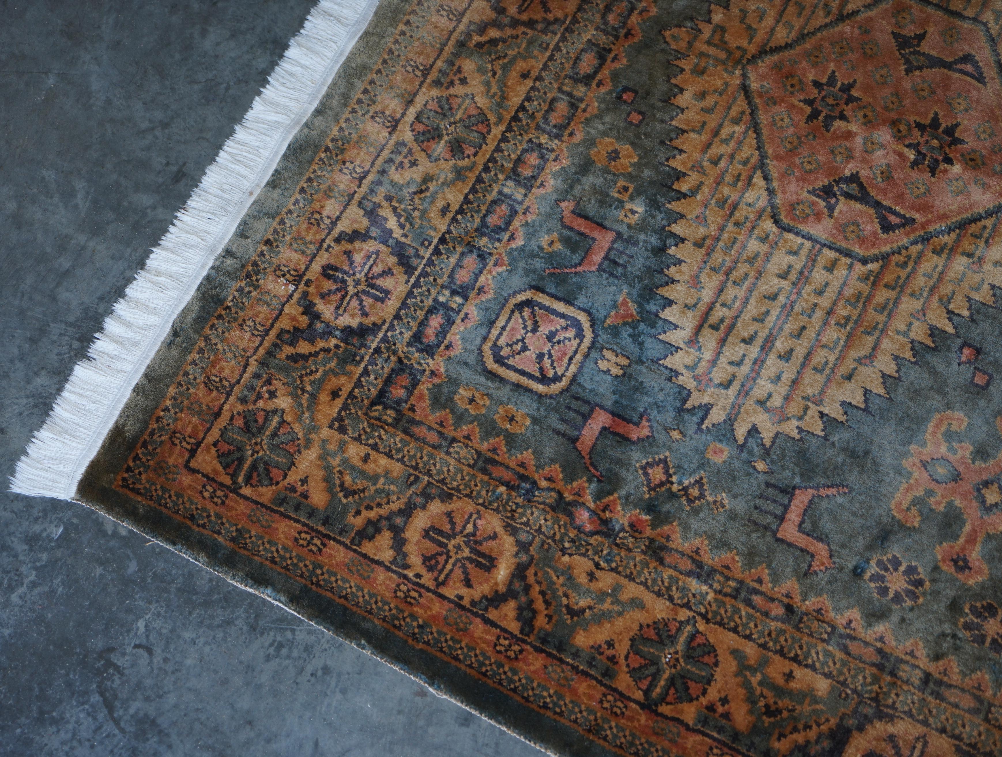 Grand tapis / moquette français ancien de style Kilim Aztek très bien vieilli en vente 2