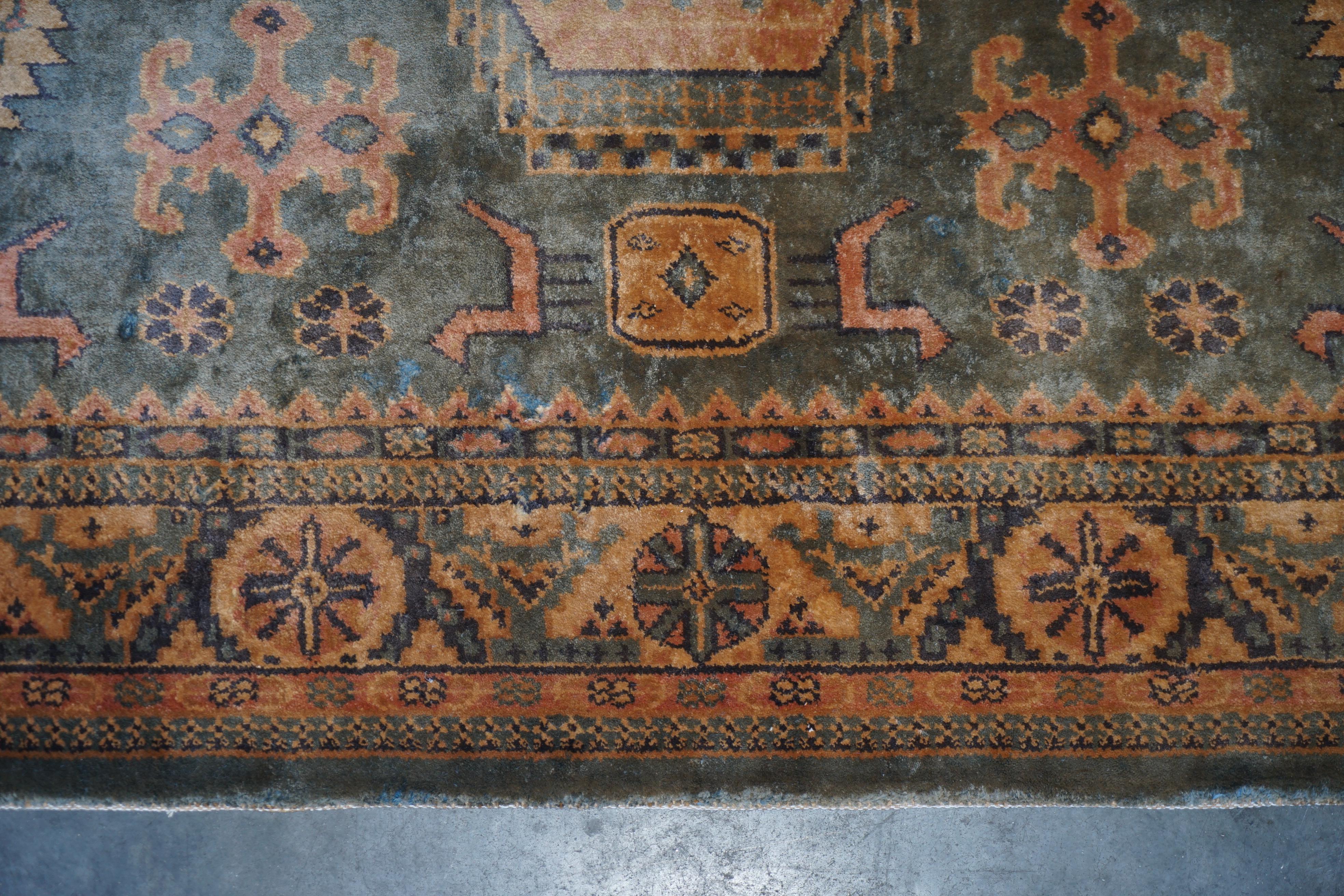 Grand tapis / moquette français ancien de style Kilim Aztek très bien vieilli en vente 2