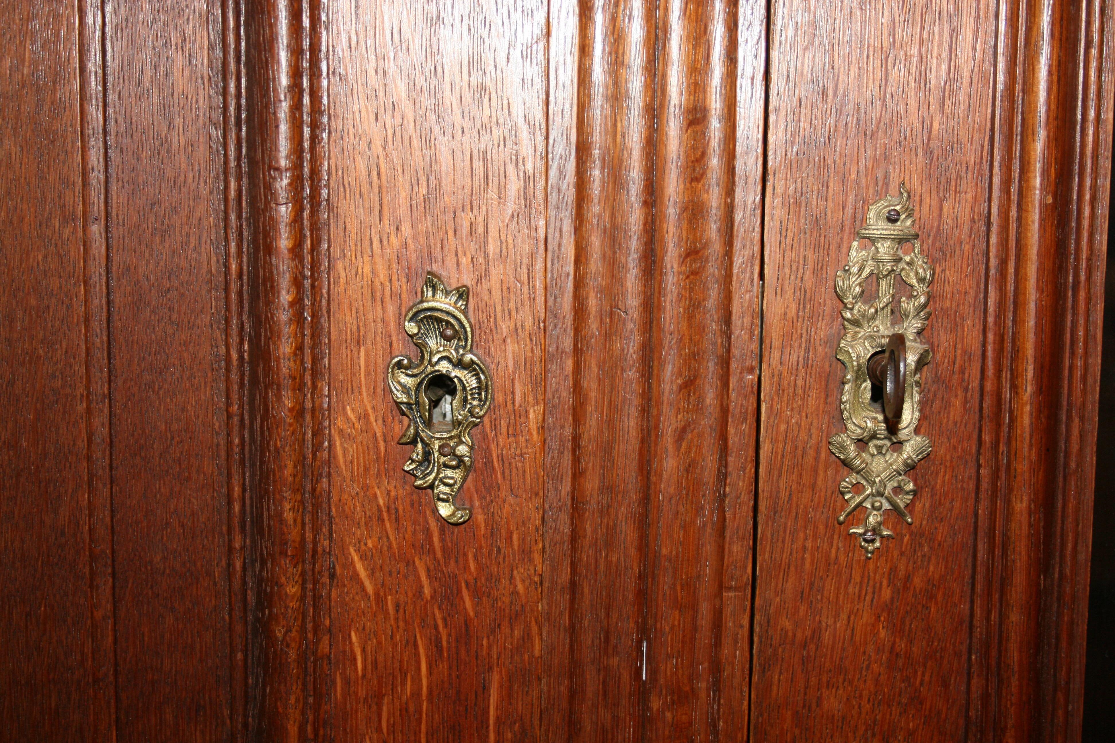 Large French 3-Door Wardrobe in Baroque Style, Solid Oak, circa 1930 4