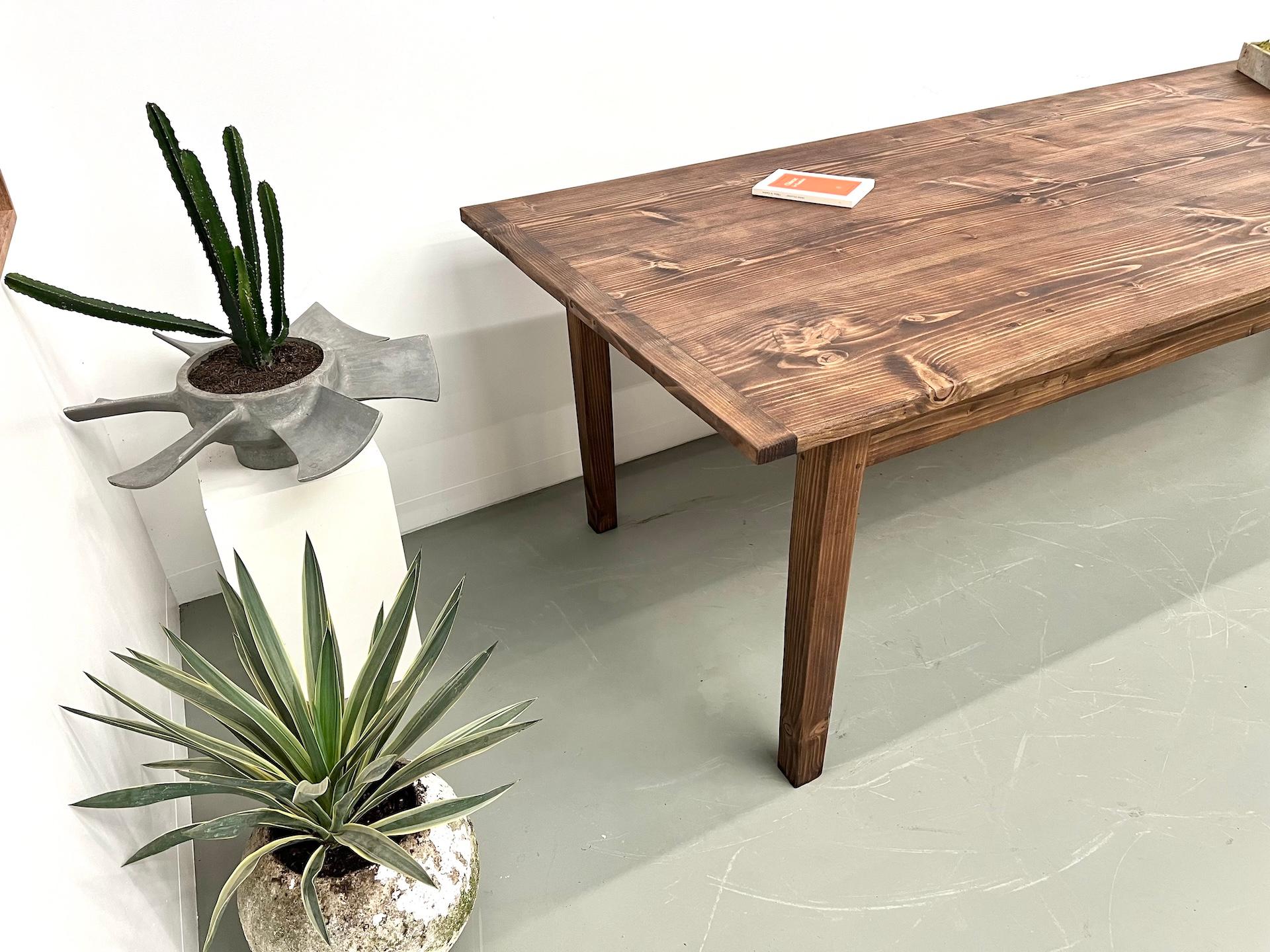 Grande table de ferme française des années 70 en pin en vente 4