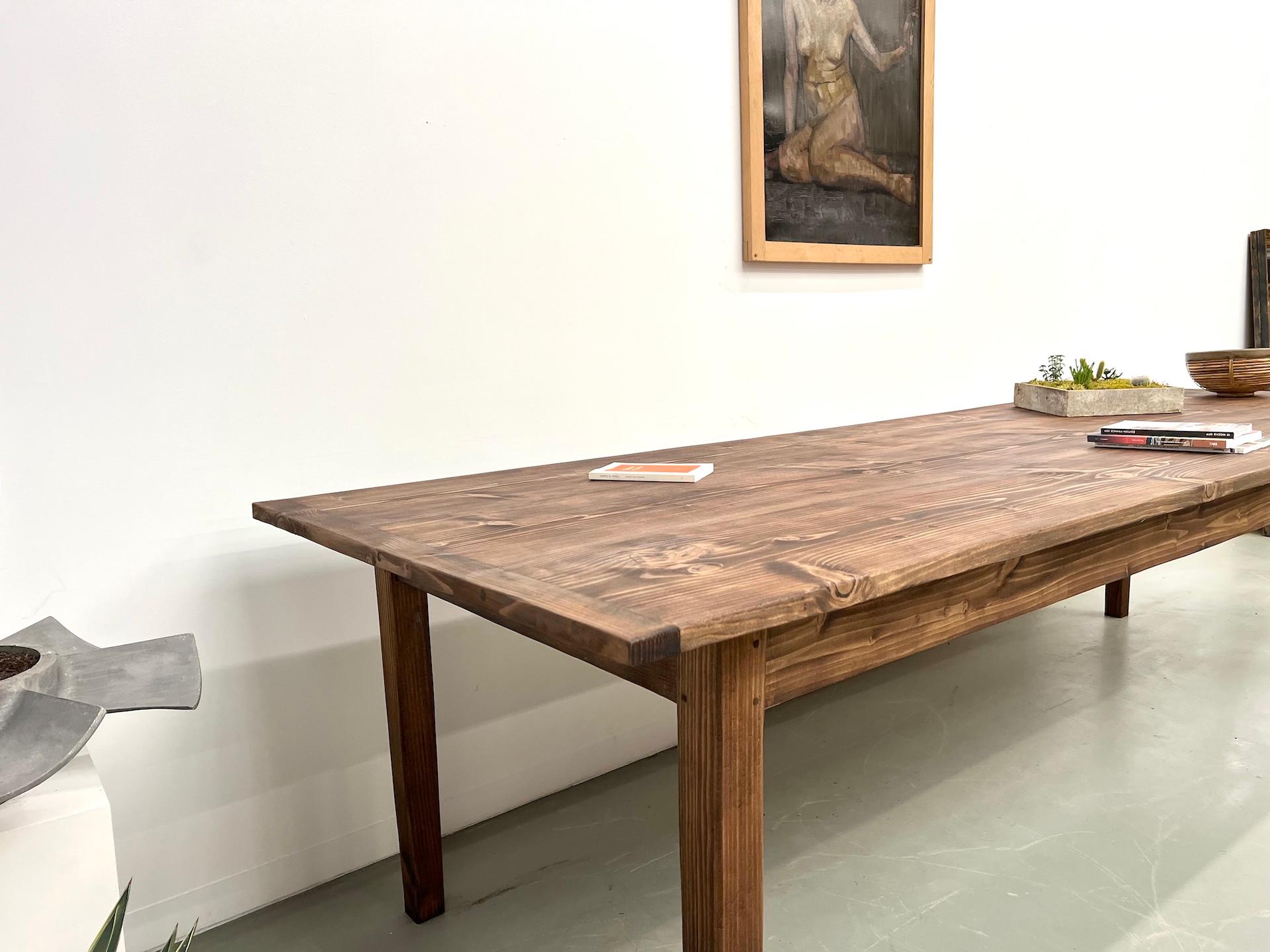 Grande table de ferme française des années 70 en pin en vente 6