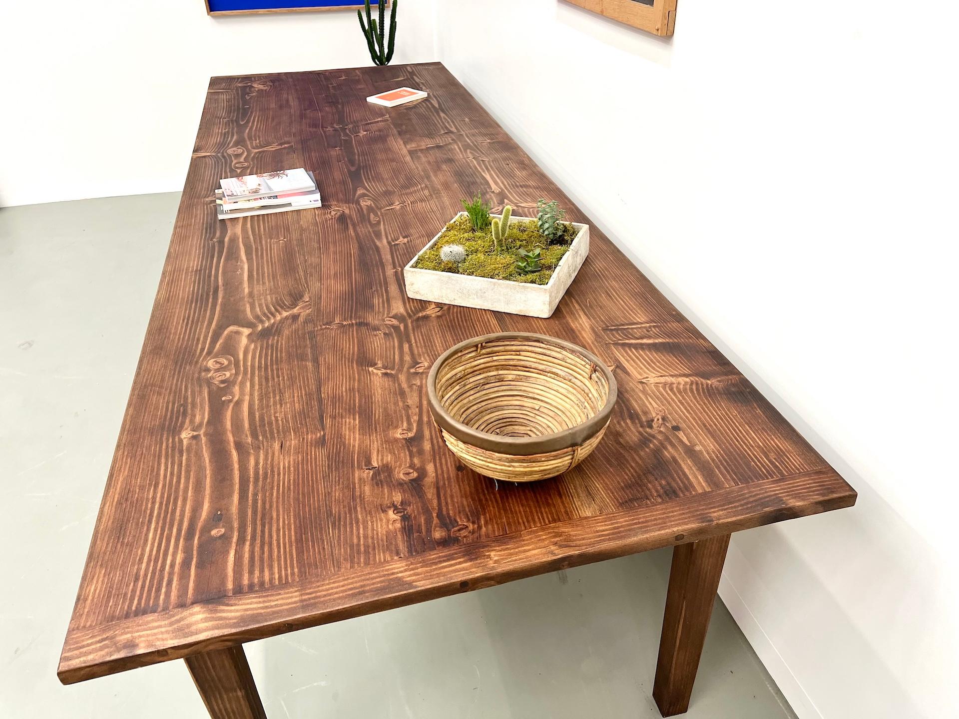 Pin Grande table de ferme française des années 70 en pin en vente