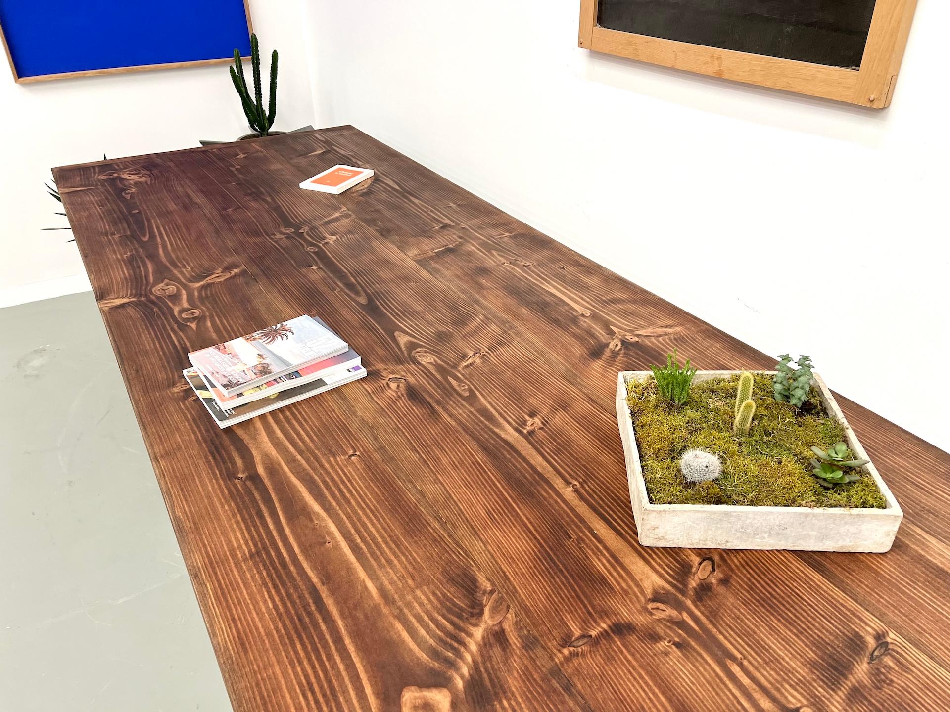 Grande table de ferme française des années 70 en pin en vente 1