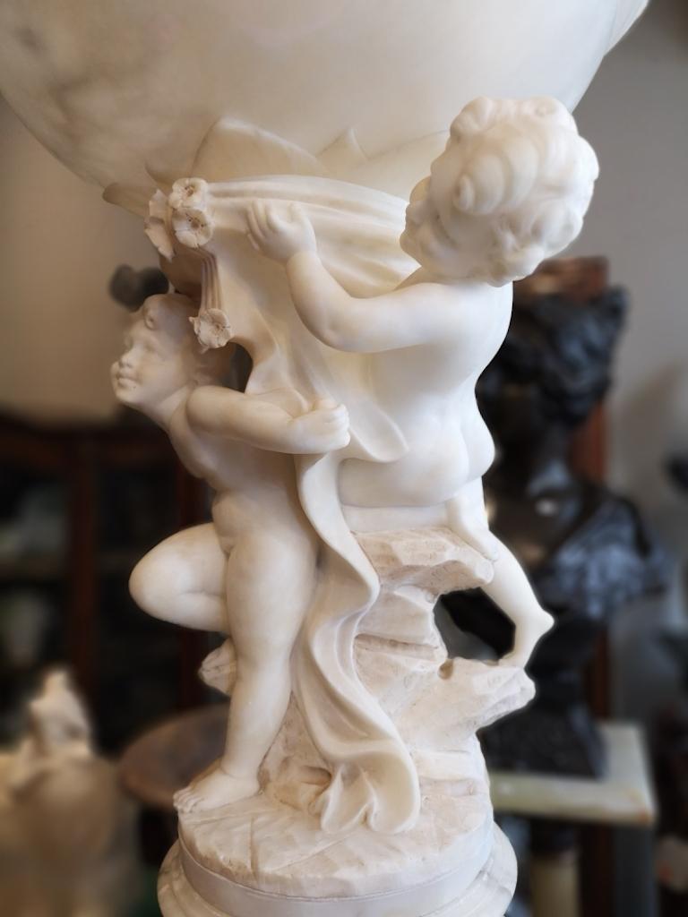 Large French Alabaster Sphere Lamp with Putti, 1910 In Good Condition In London, GB