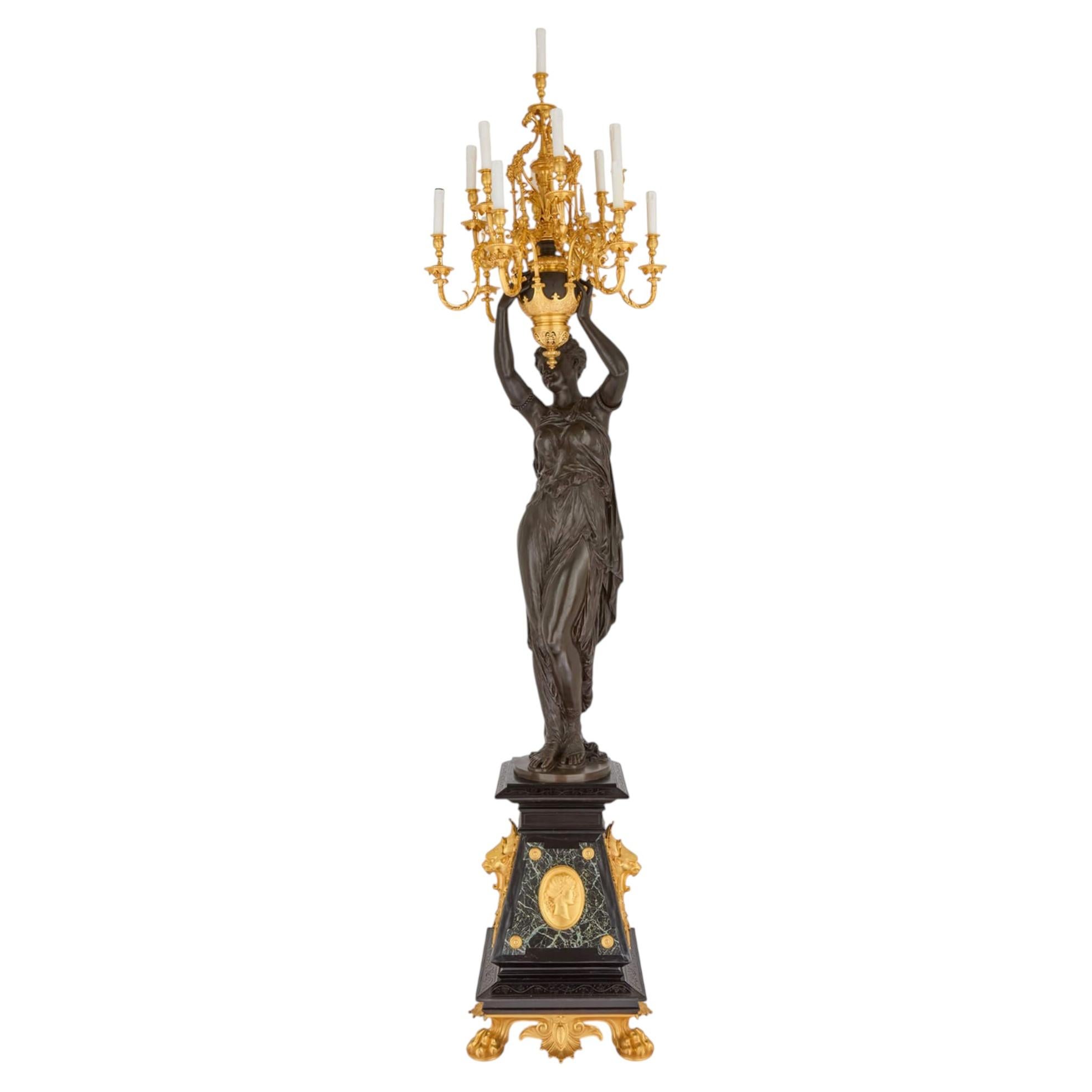 Großer französischer antiker Bronzekronleuchter von Barbedienne