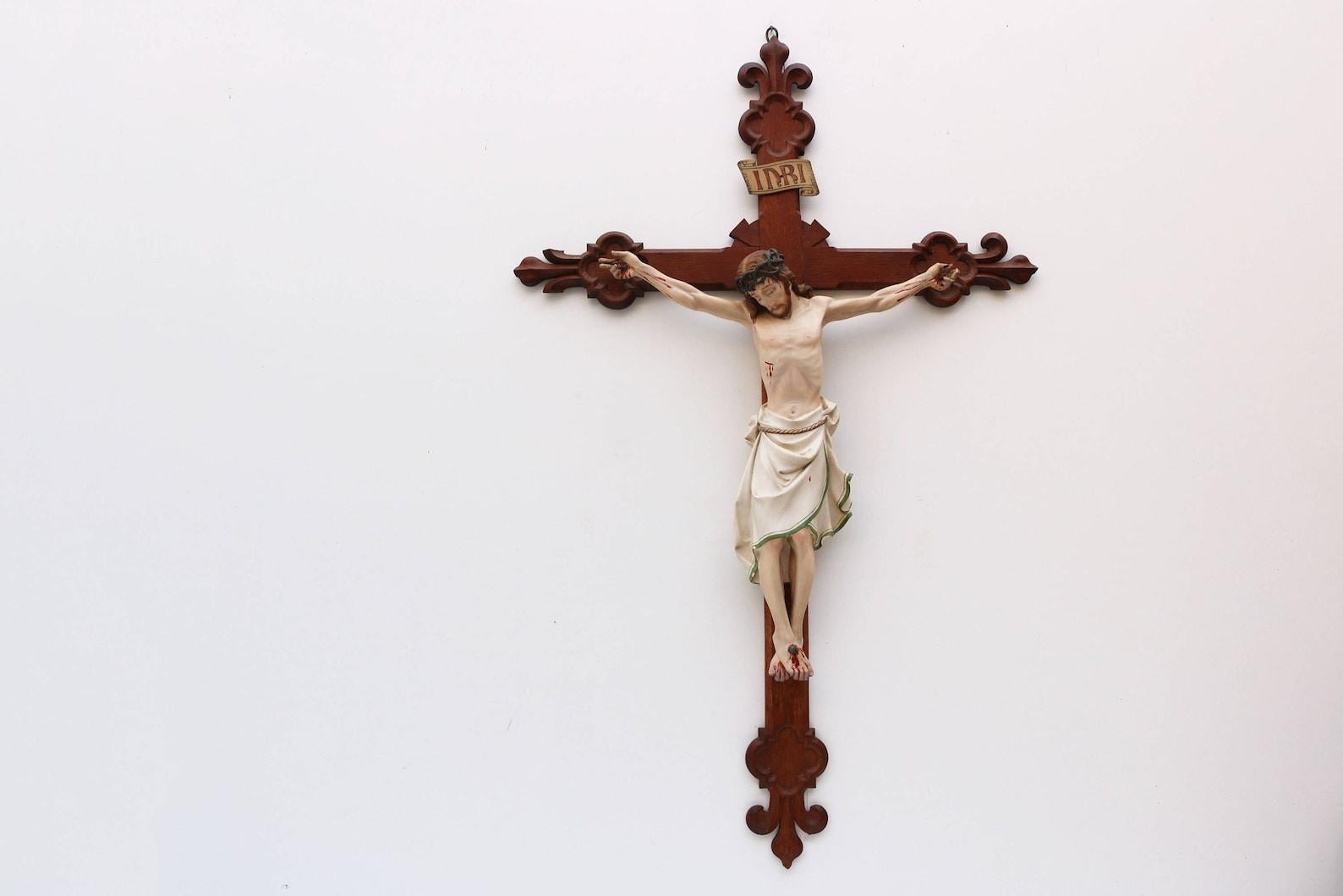 Large French Antique Christ Crucifix 19th Century Fleur De Lis Corpus Painted For Sale 1