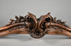 Grand Ciel de Lit français ancien en noyer de style Louis XV