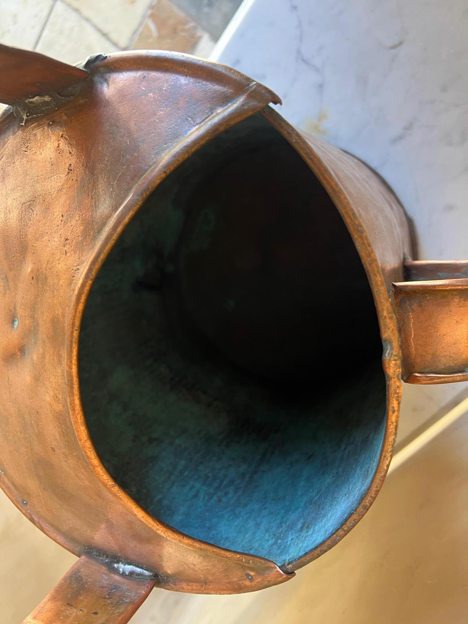 XIXe siècle Grand arrosoir français en cuivre ancien et bordure en fer forgé, 19e siècle en vente