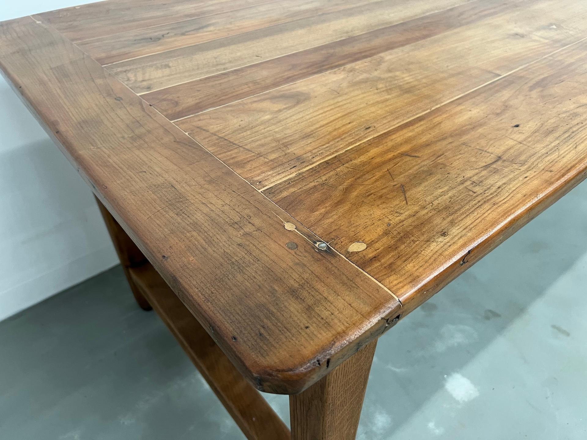 Large french antique farmhouse table in walnut en vente 5