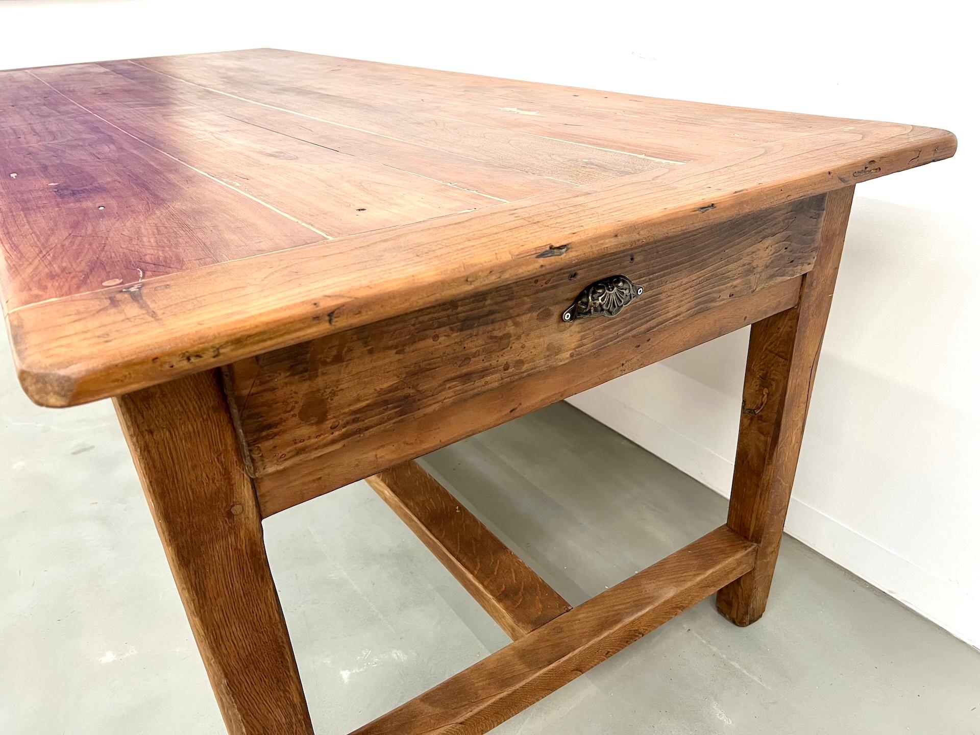 Large french antique farmhouse table in walnut en vente 12
