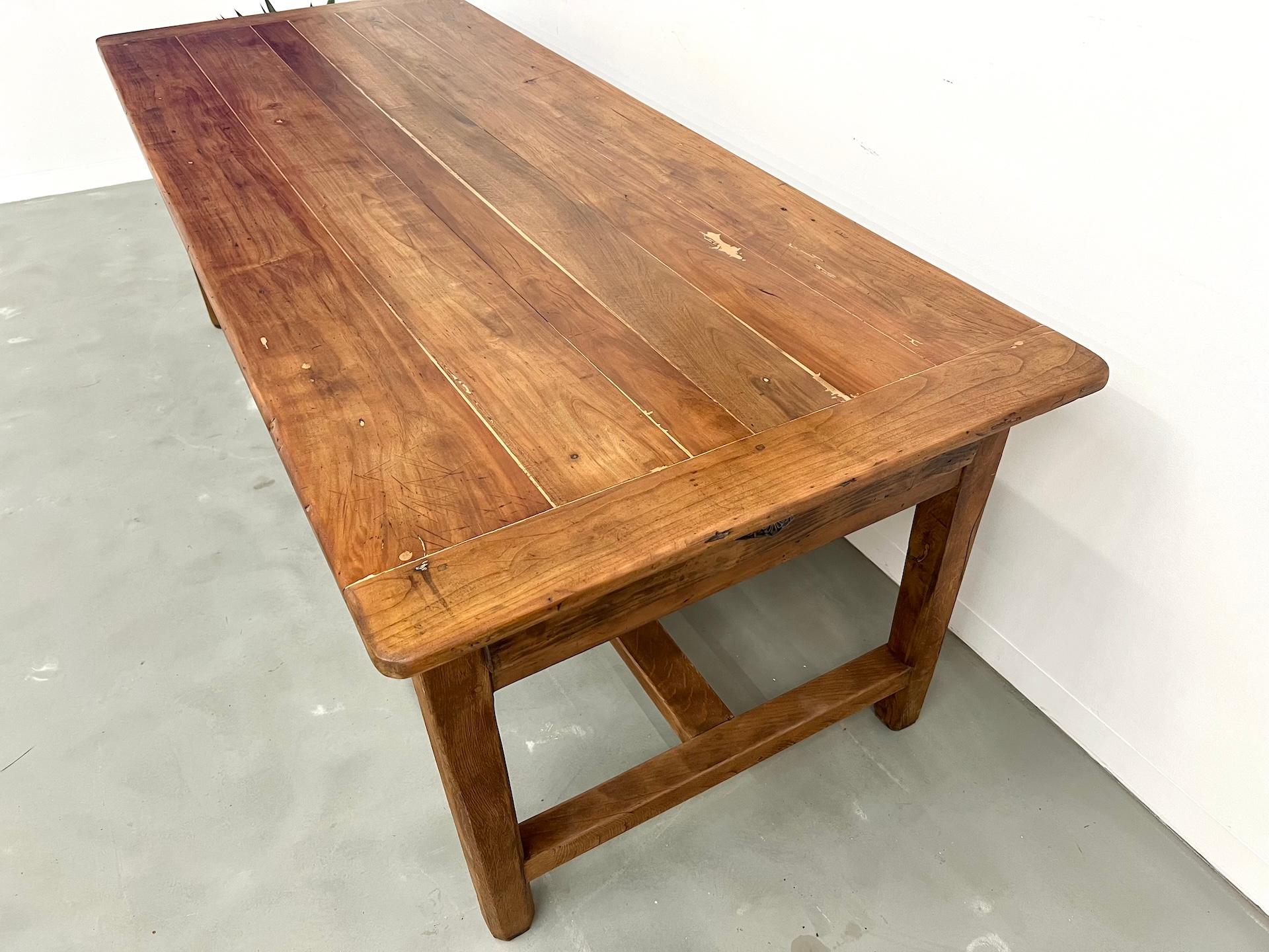 Chêne Large french antique farmhouse table in walnut en vente