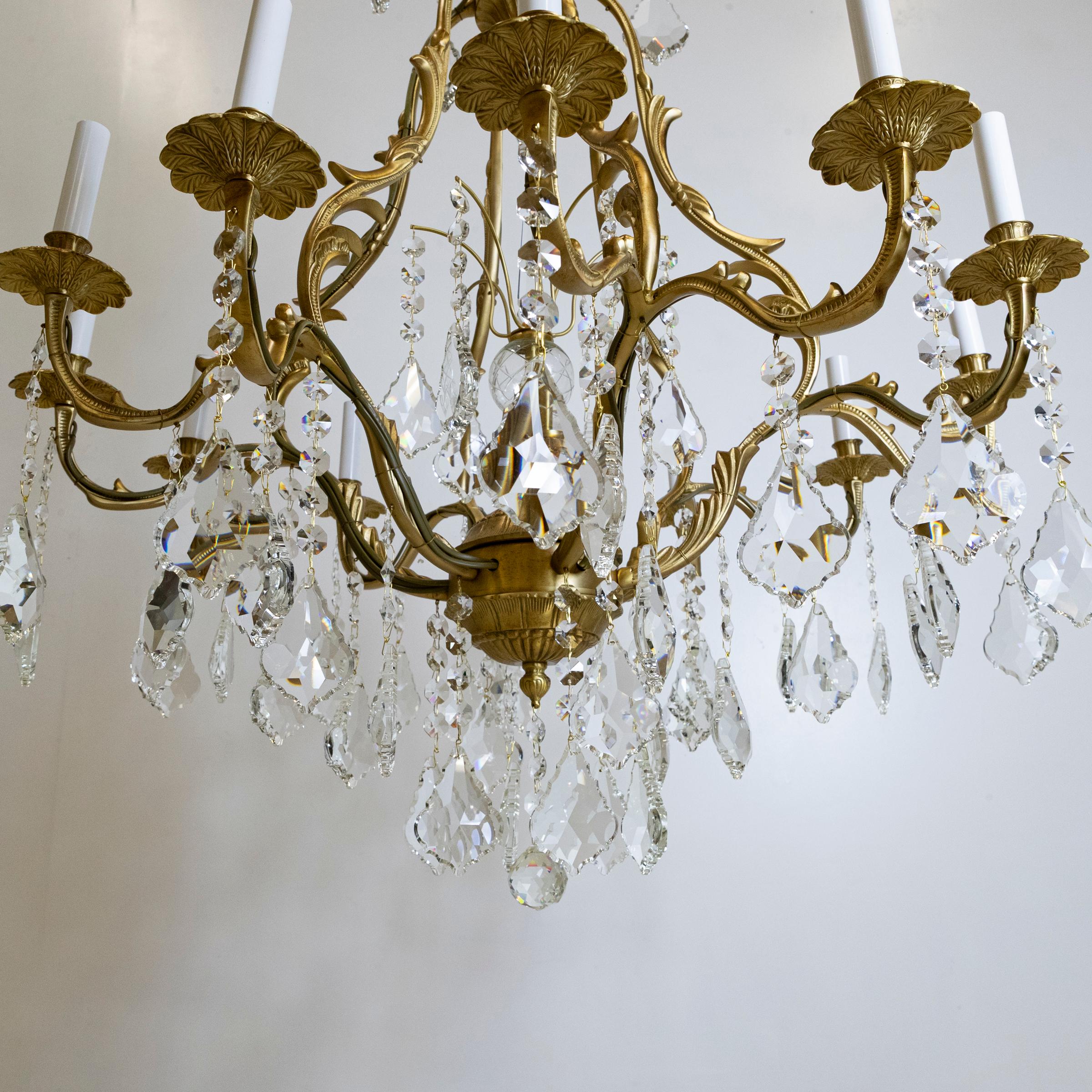 Grande lampadario francese d'epoca con gabbia per uccelli dorata e cristallo  12 Braccio in vendita 5