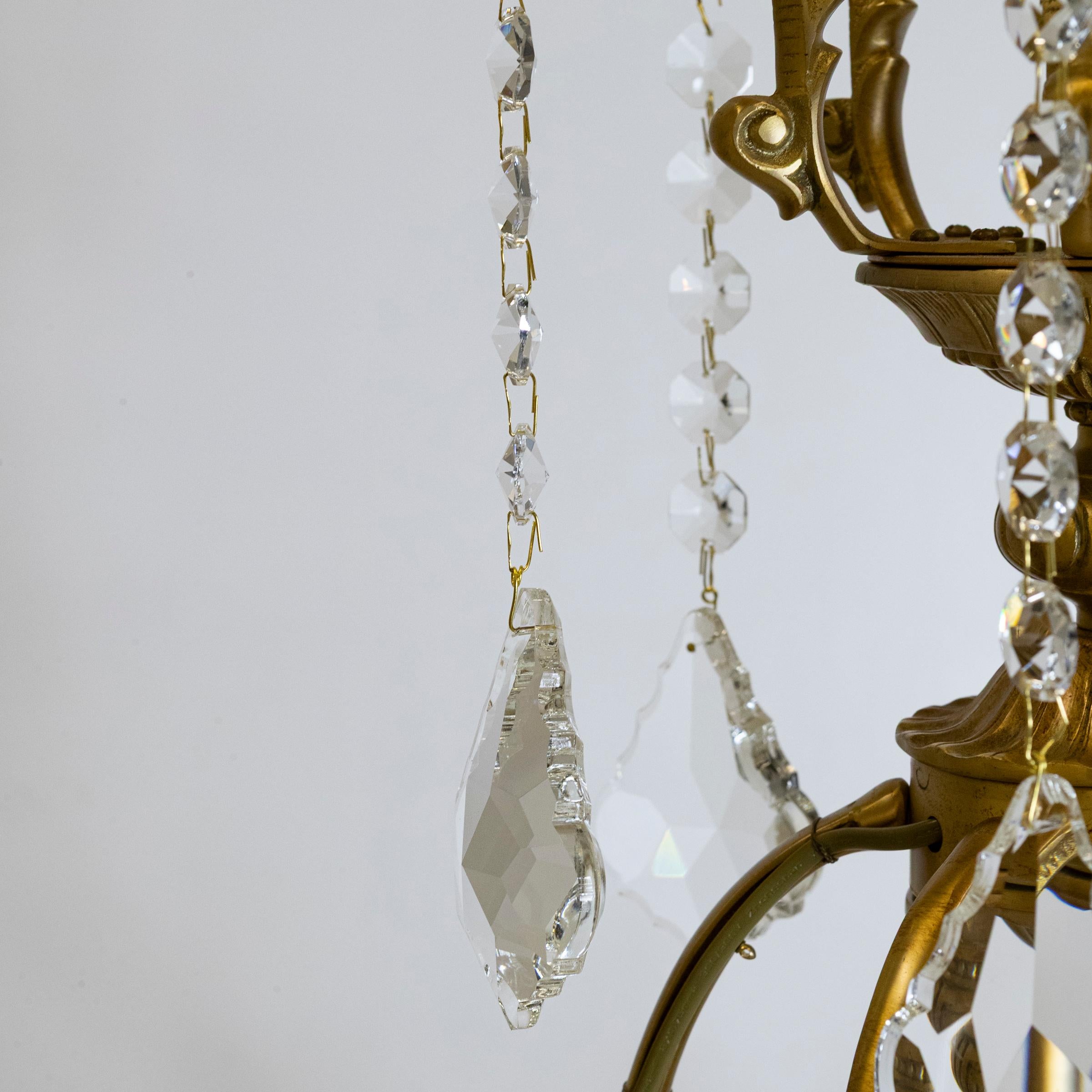Ottone Grande lampadario francese d'epoca con gabbia per uccelli dorata e cristallo  12 Braccio in vendita