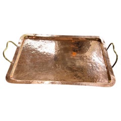 Bandeja grande francesa antigua de cobre martillado a mano con asas de latón