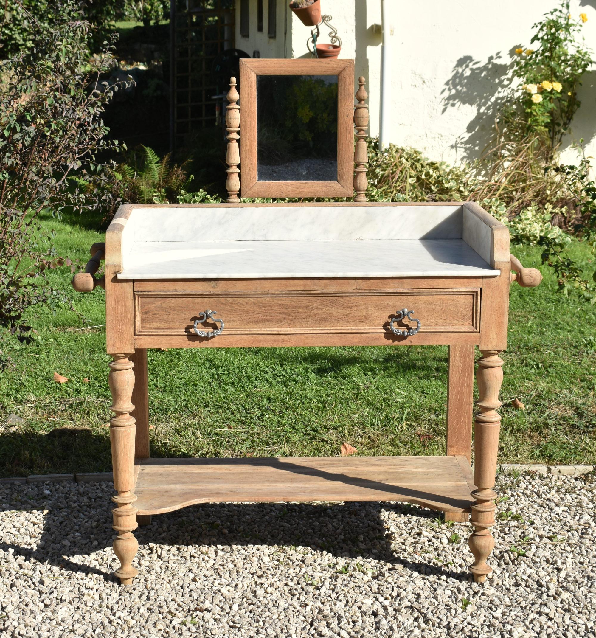 Stampato Grande lavabo francese Antique French con specchio in vendita