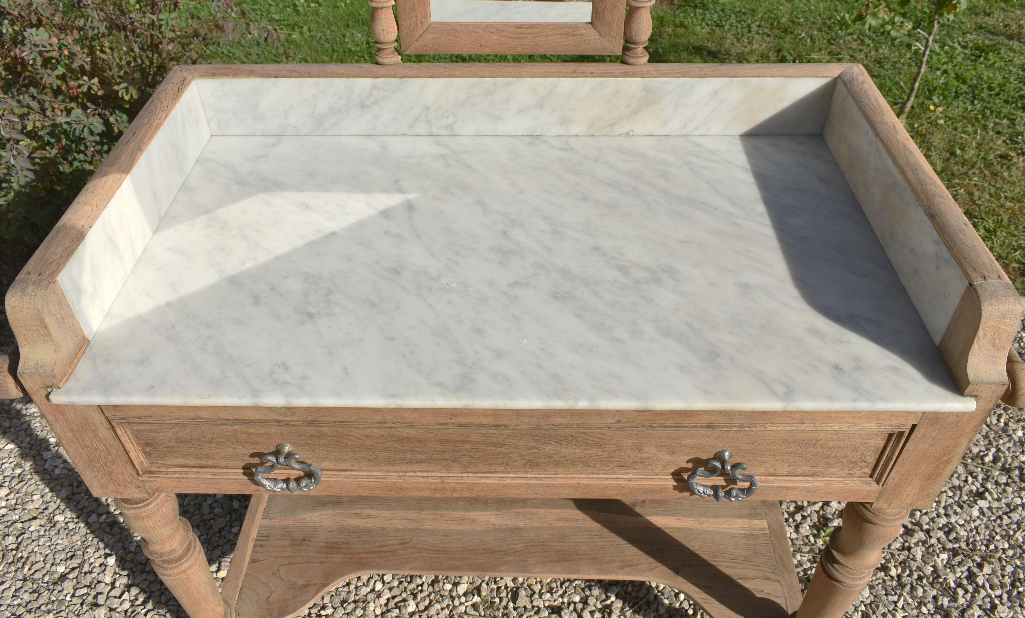 Metallo Grande lavabo francese Antique French con specchio in vendita