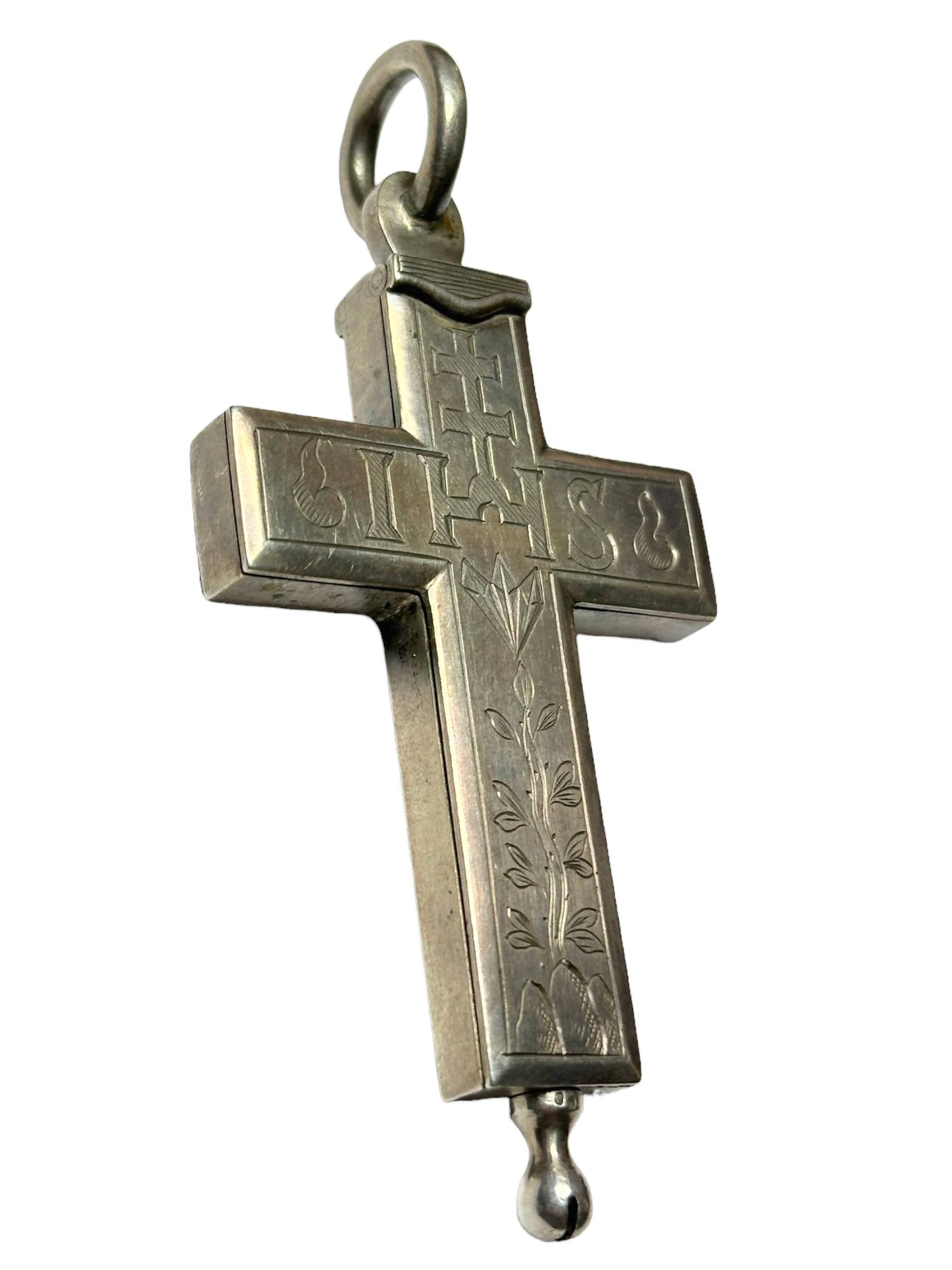 Large French Antique Silver Reliquary Box Crucifix Pendant with Relics of Saints In Good Condition In Nuernberg, DE