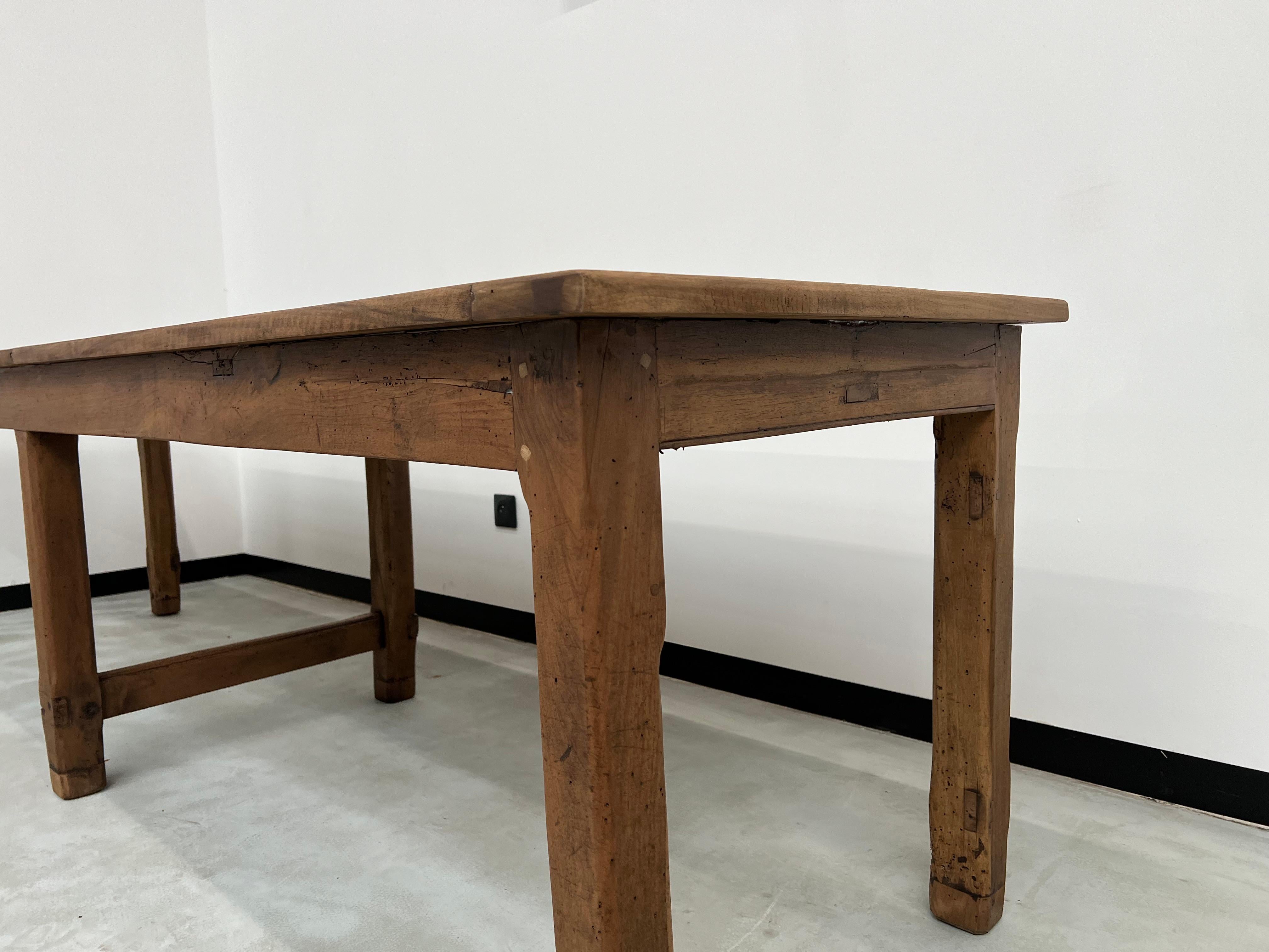 Large french antique walnut farmtable with 6 legs For Sale 4