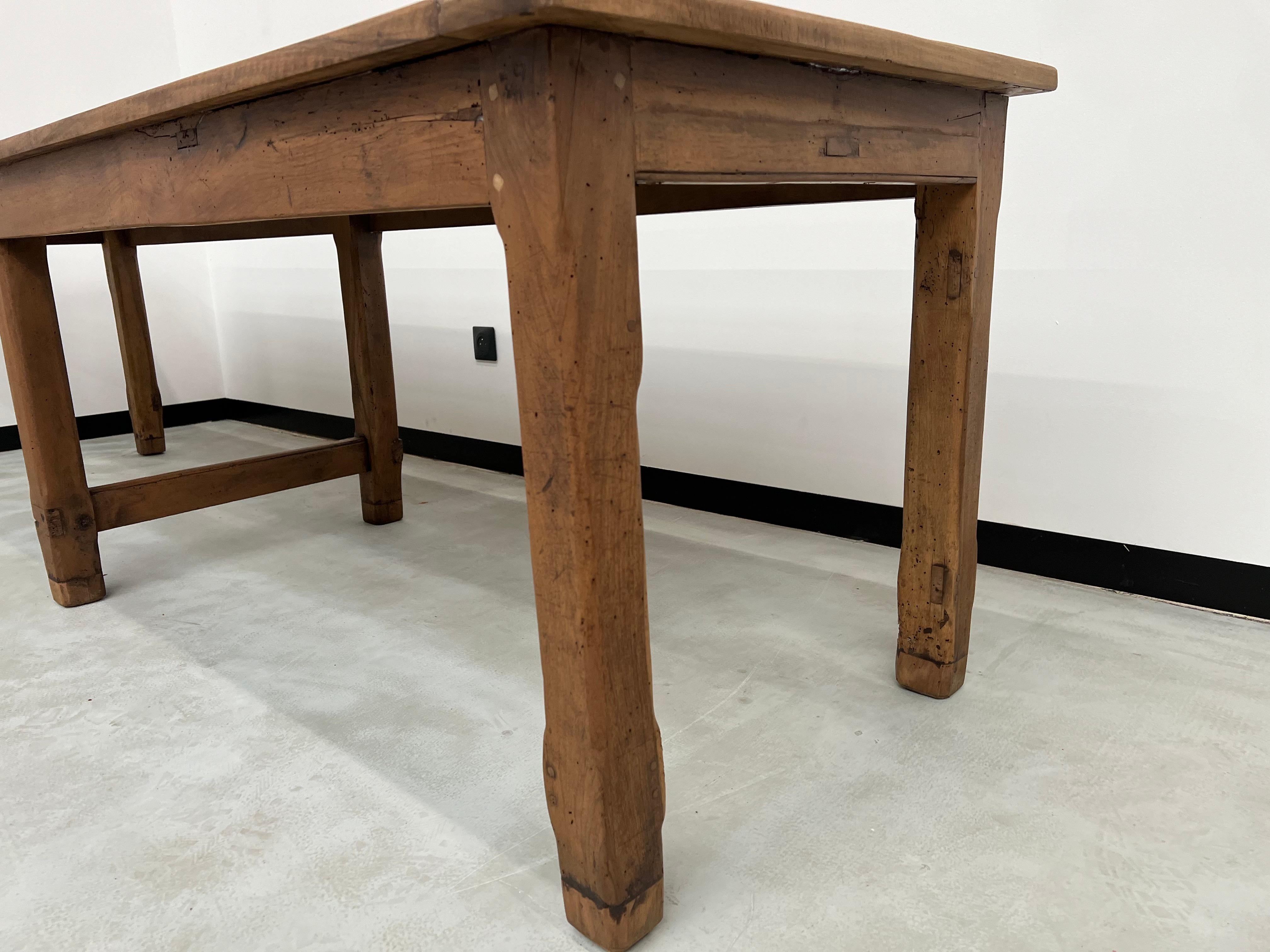 Large french antique walnut farmtable with 6 legs For Sale 6