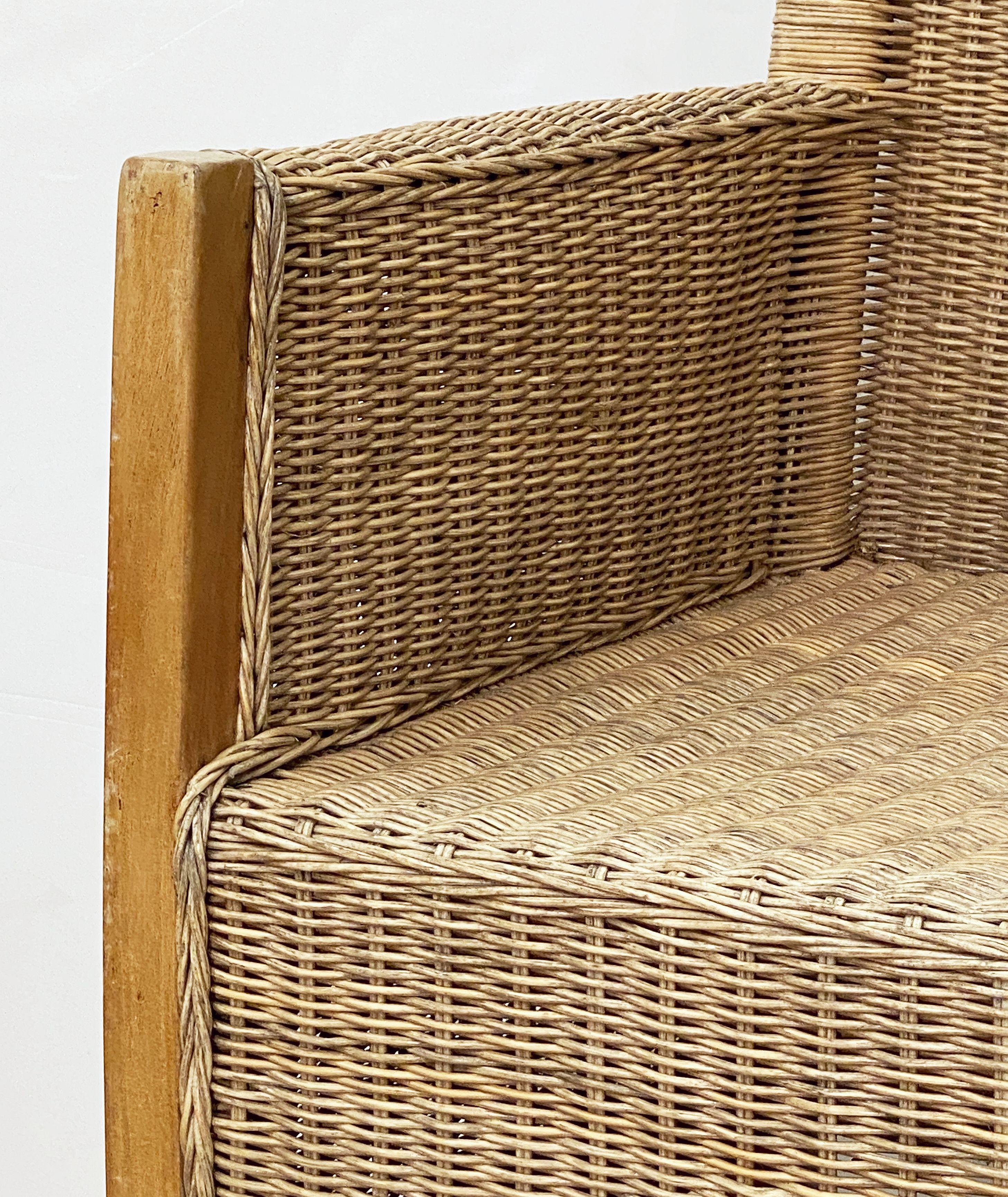 Canna Grande poltrona francese in legno di faggio e canne di vimini intrecciate in vendita