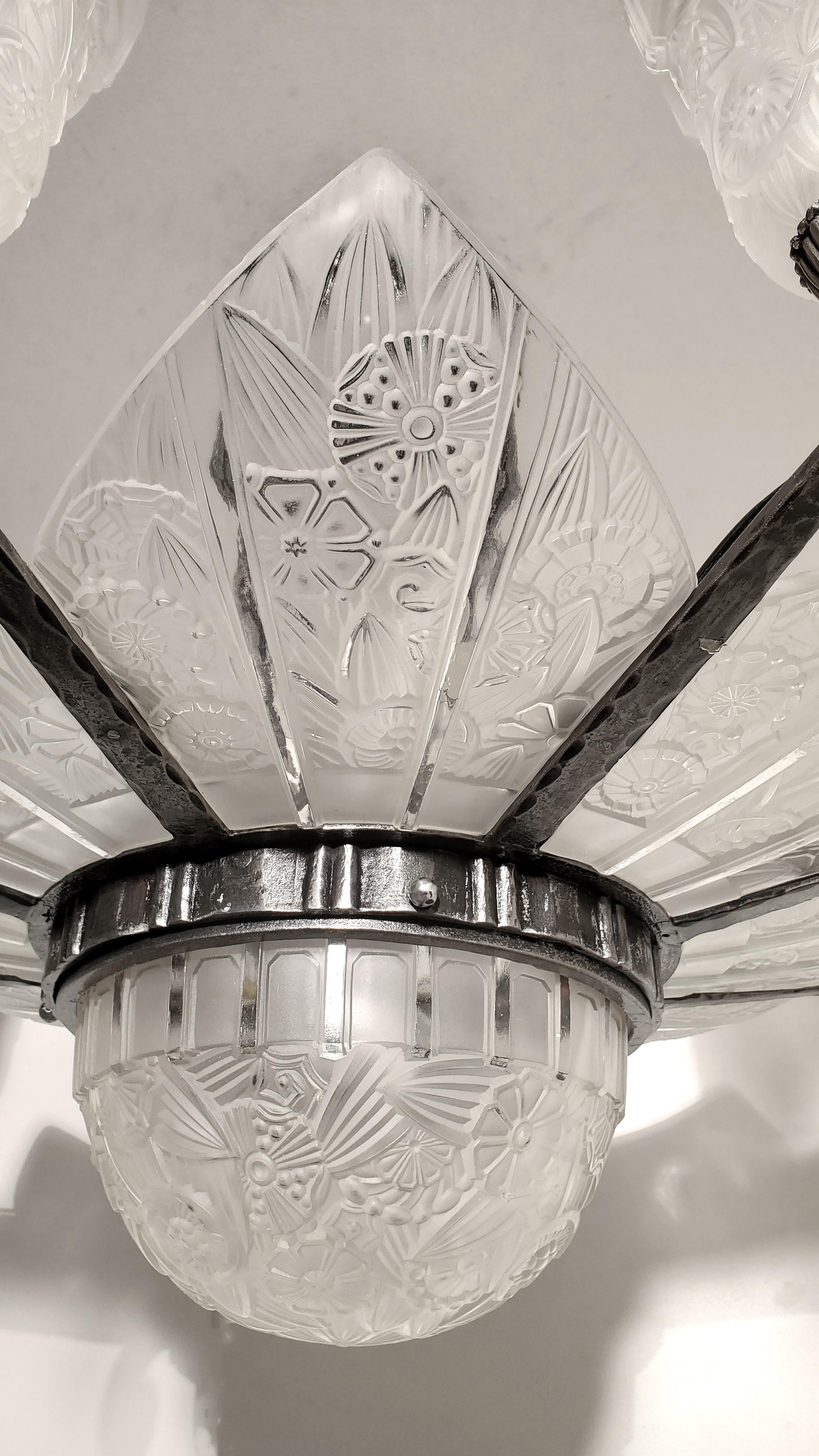 Grande lampadario francese Art Deco originale in vetro artistico e nichel di Hettier & Vincent in vendita 6