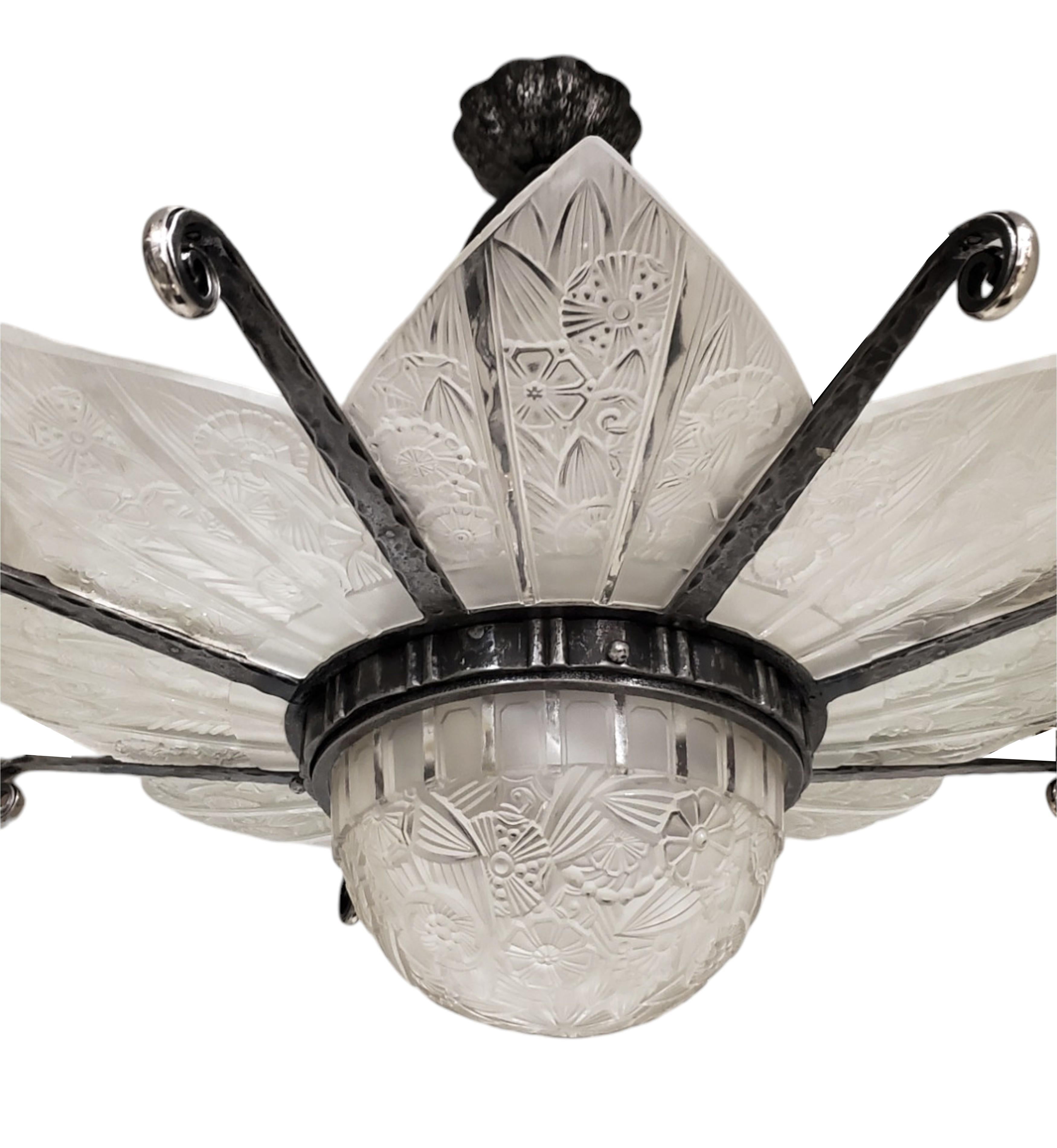 Grande lampadario francese Art Deco originale in vetro artistico e nichel di Hettier & Vincent in vendita 9