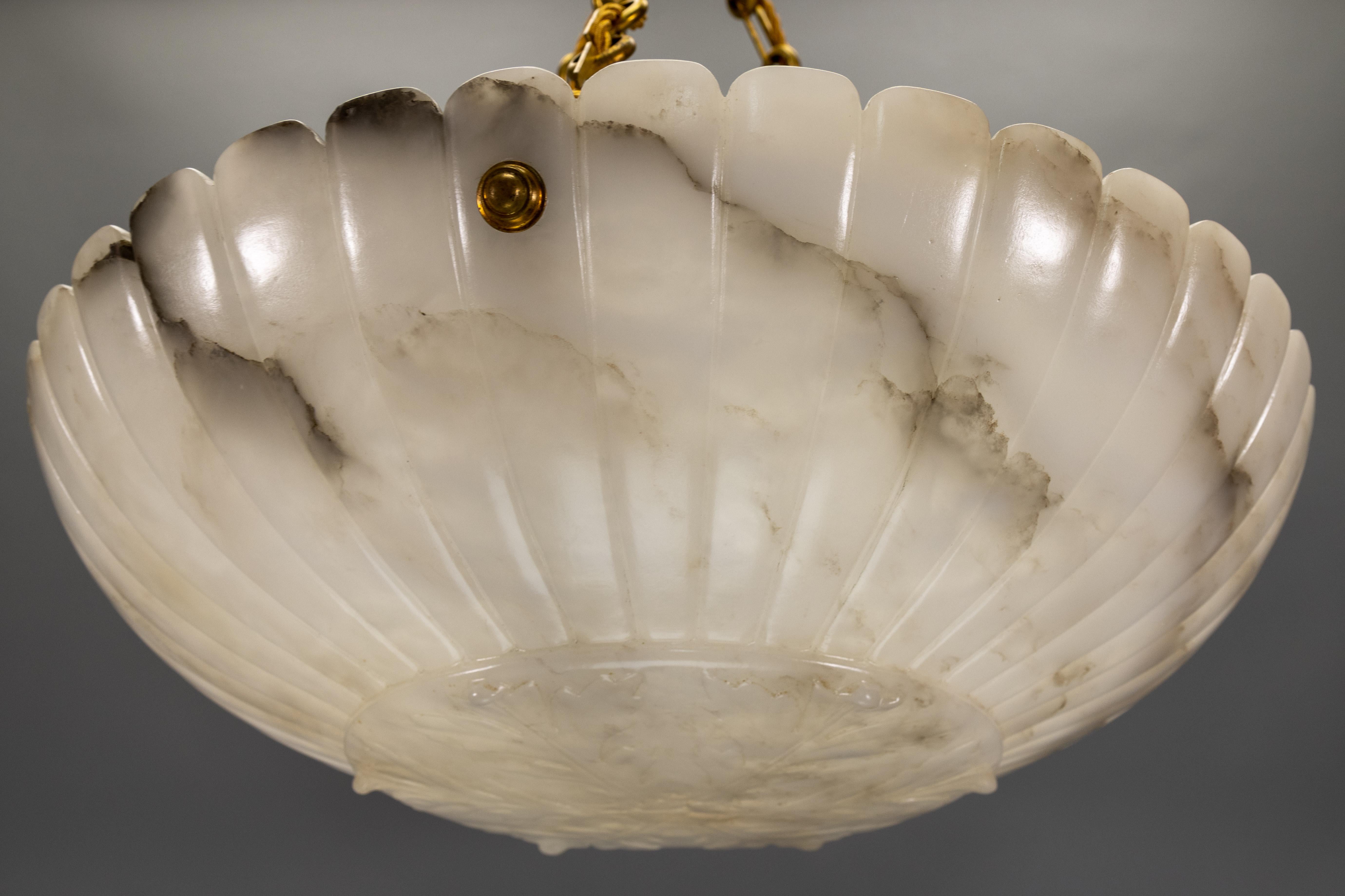 Large French Art Deco Alabaster Pendant Light with Brass Chain, 1920s In Good Condition For Sale In Barntrup, DE