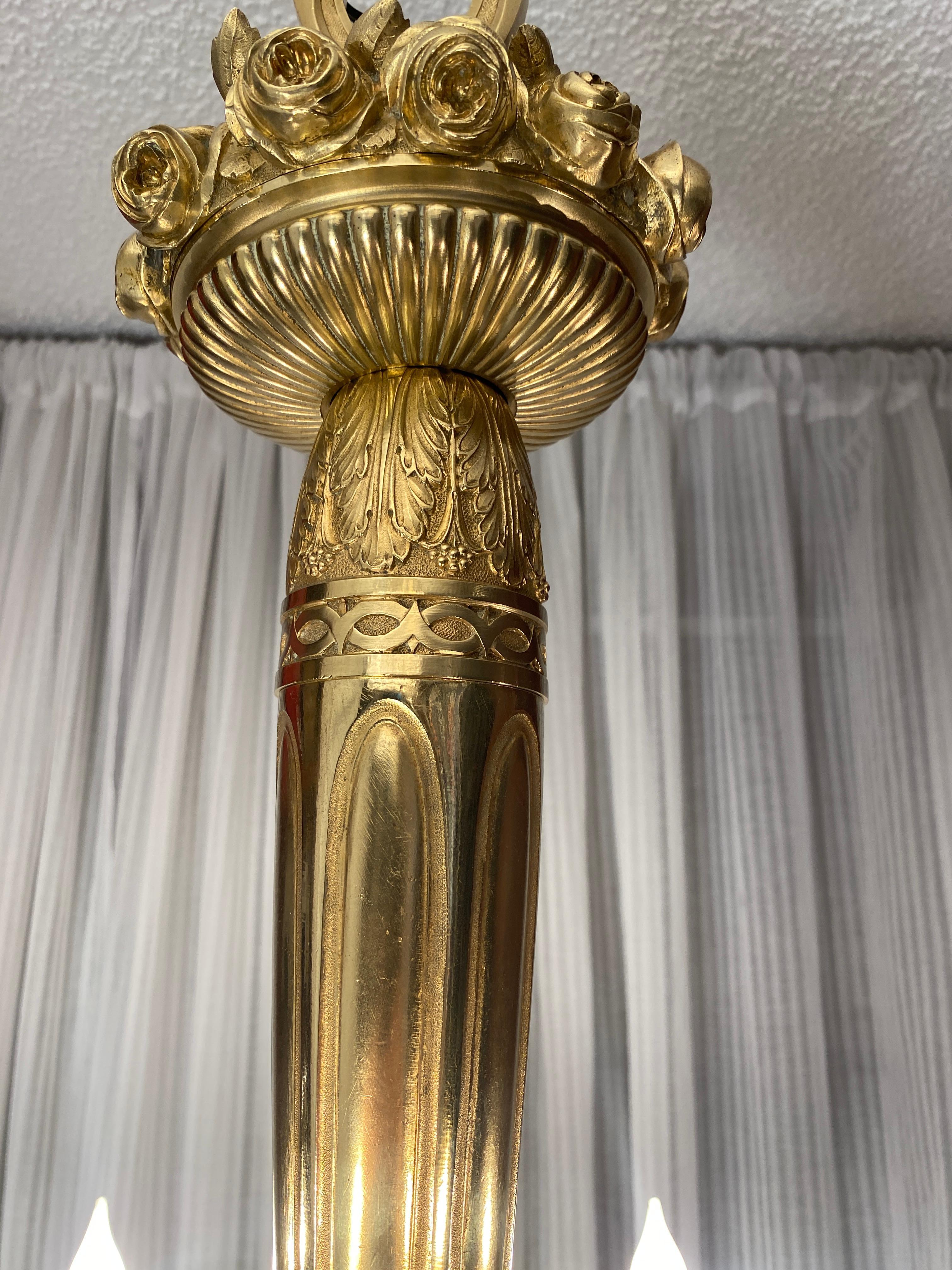 Grande lampadario francese in bronzo Art Déco attribuito a Sue et Mare in vendita 5