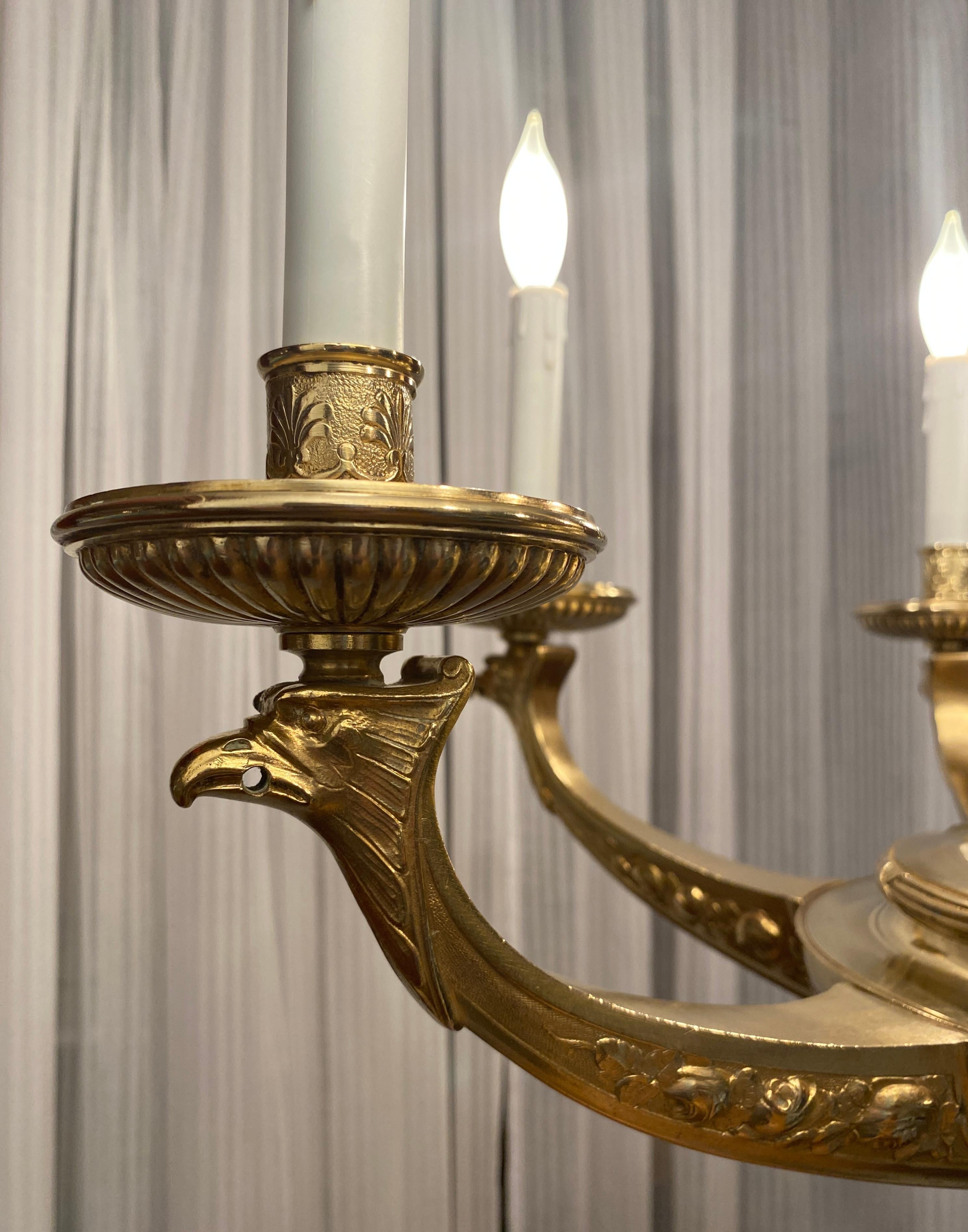 Grande lampadario francese in bronzo Art Déco attribuito a Sue et Mare in vendita 3