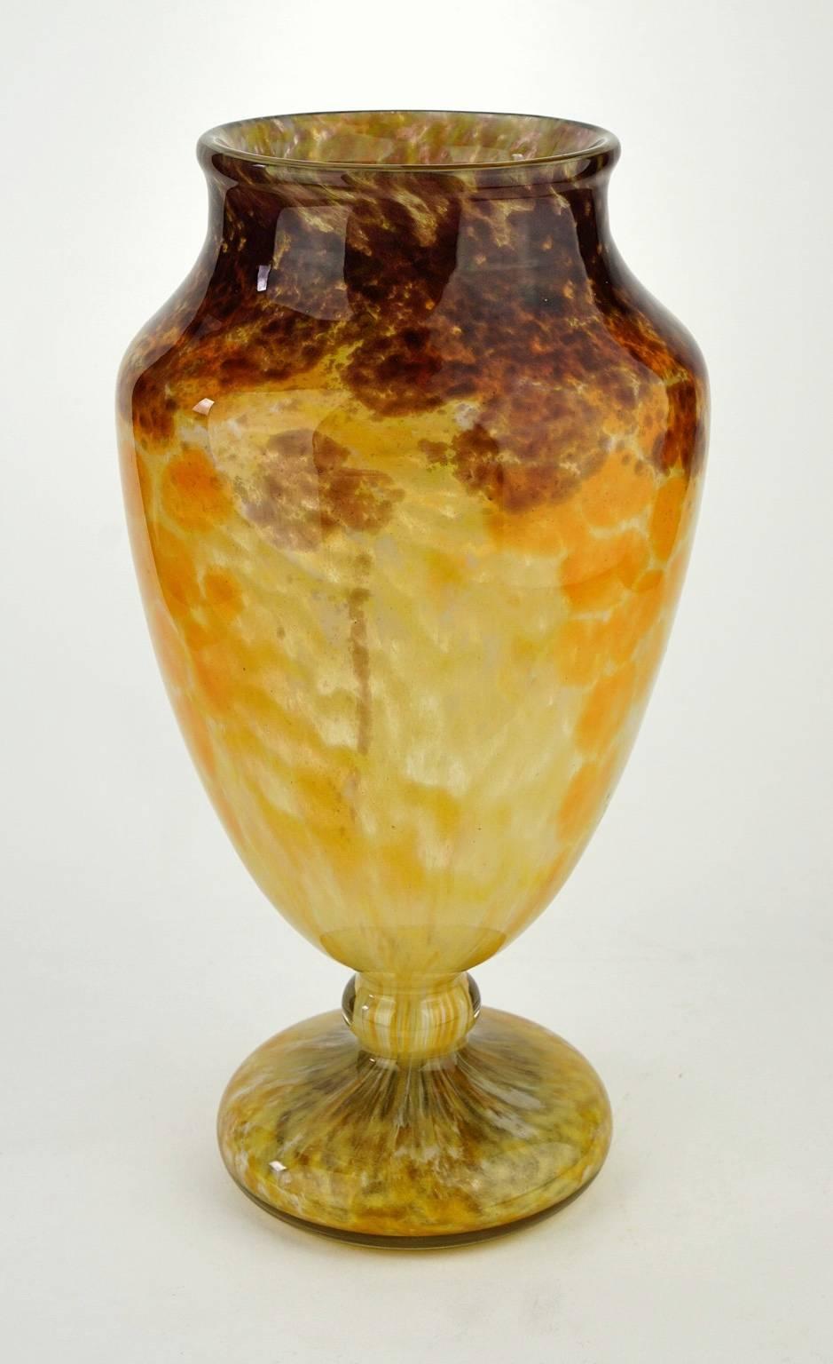Early 20th Century Large French Art Deco Charles Schneider Yellow Glass Jade Vase For Sale