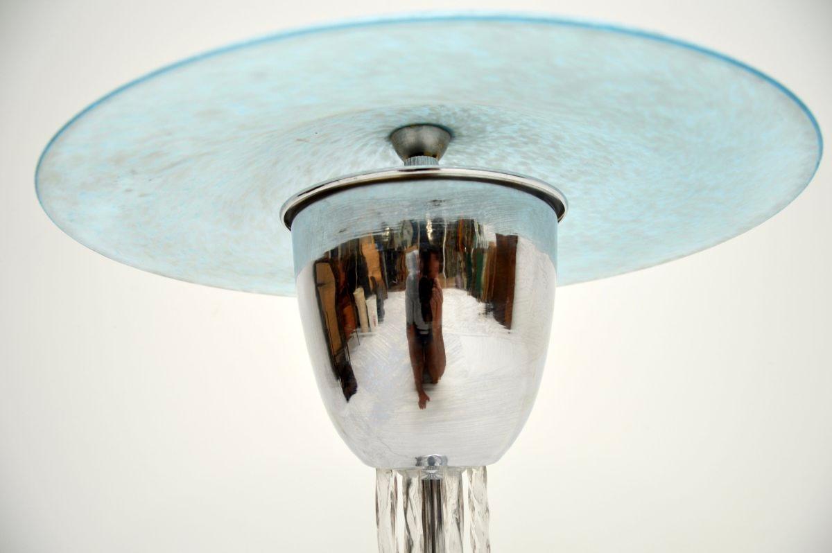 Gran lámpara de sobremesa francesa Art Déco de cromo y cristal en Bueno estado para la venta en London, GB