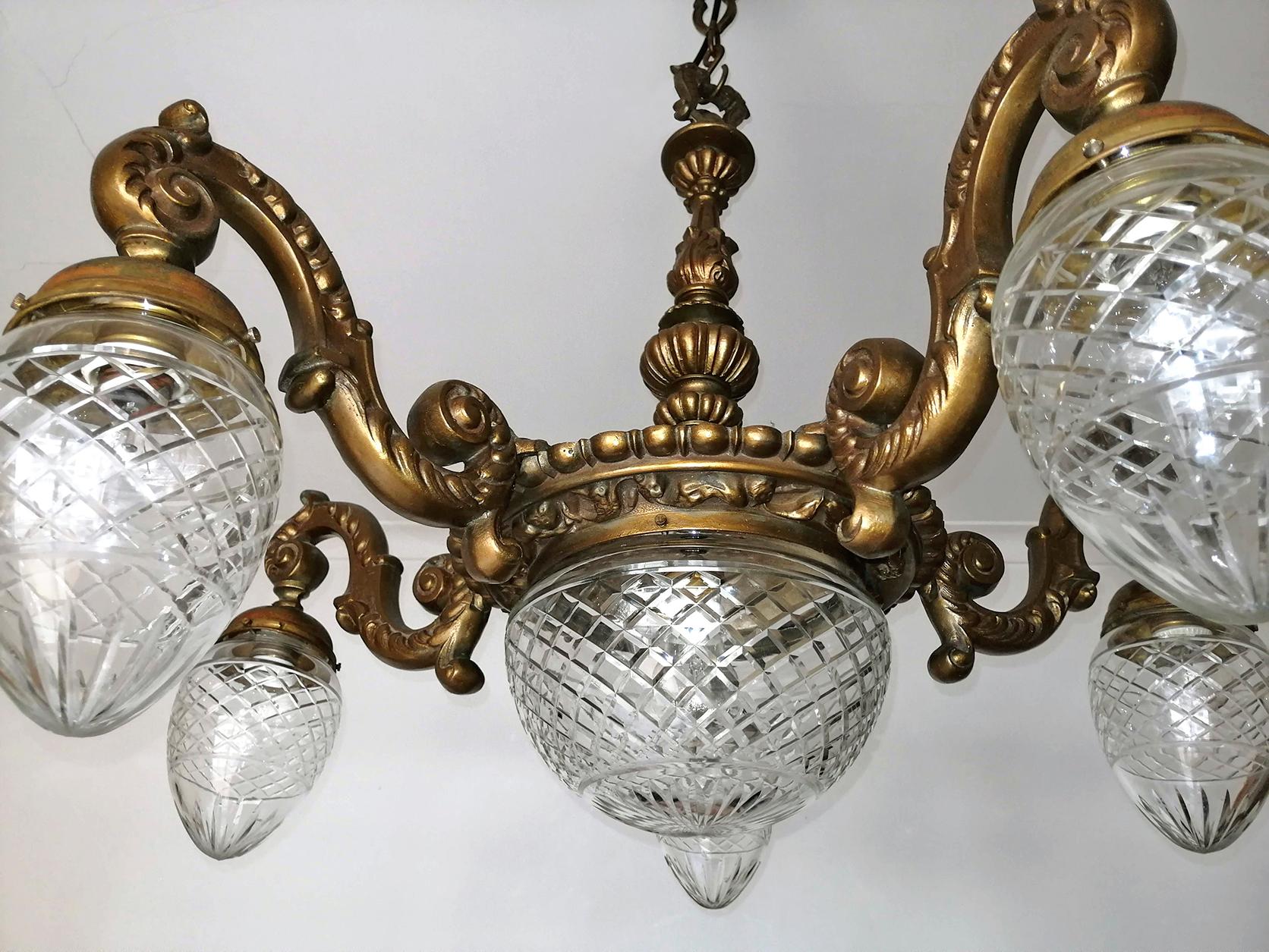 20th Century Large French Art Deco Cut Crystal Globes & Gilt Bronze Ornate Chandelier, 1920s