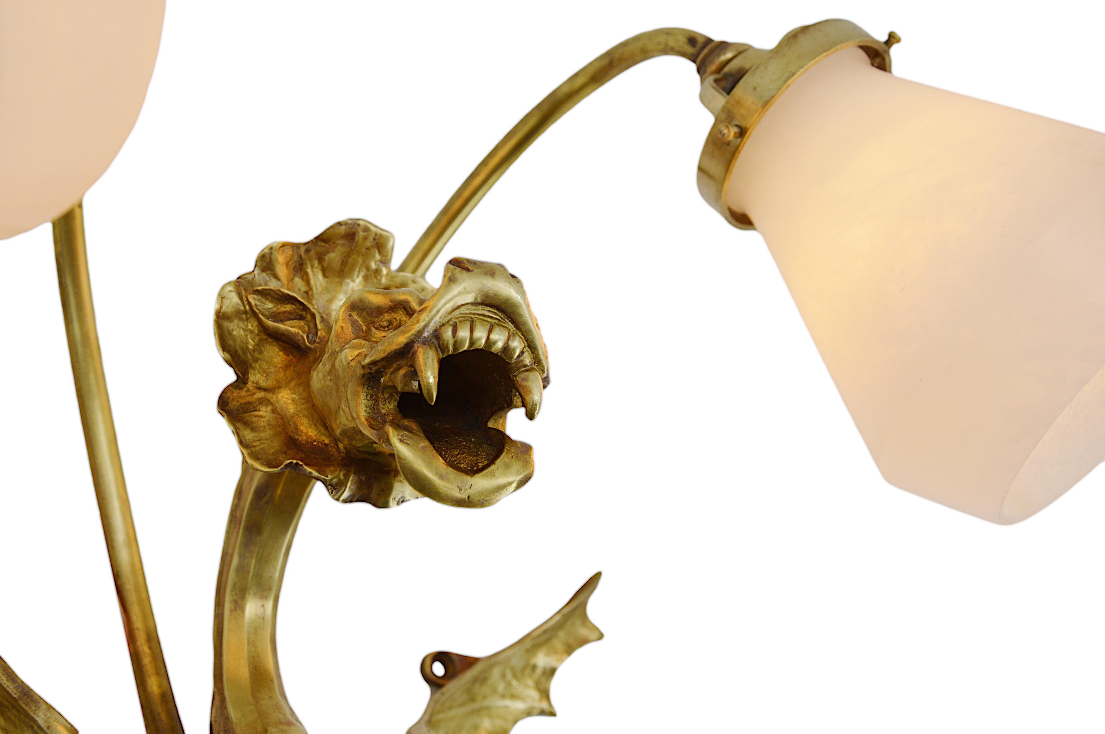 Large French Art Deco Dragon Double Wall Light, Ca. 1930 In Excellent Condition For Sale In Saint-Amans-des-Cots, FR
