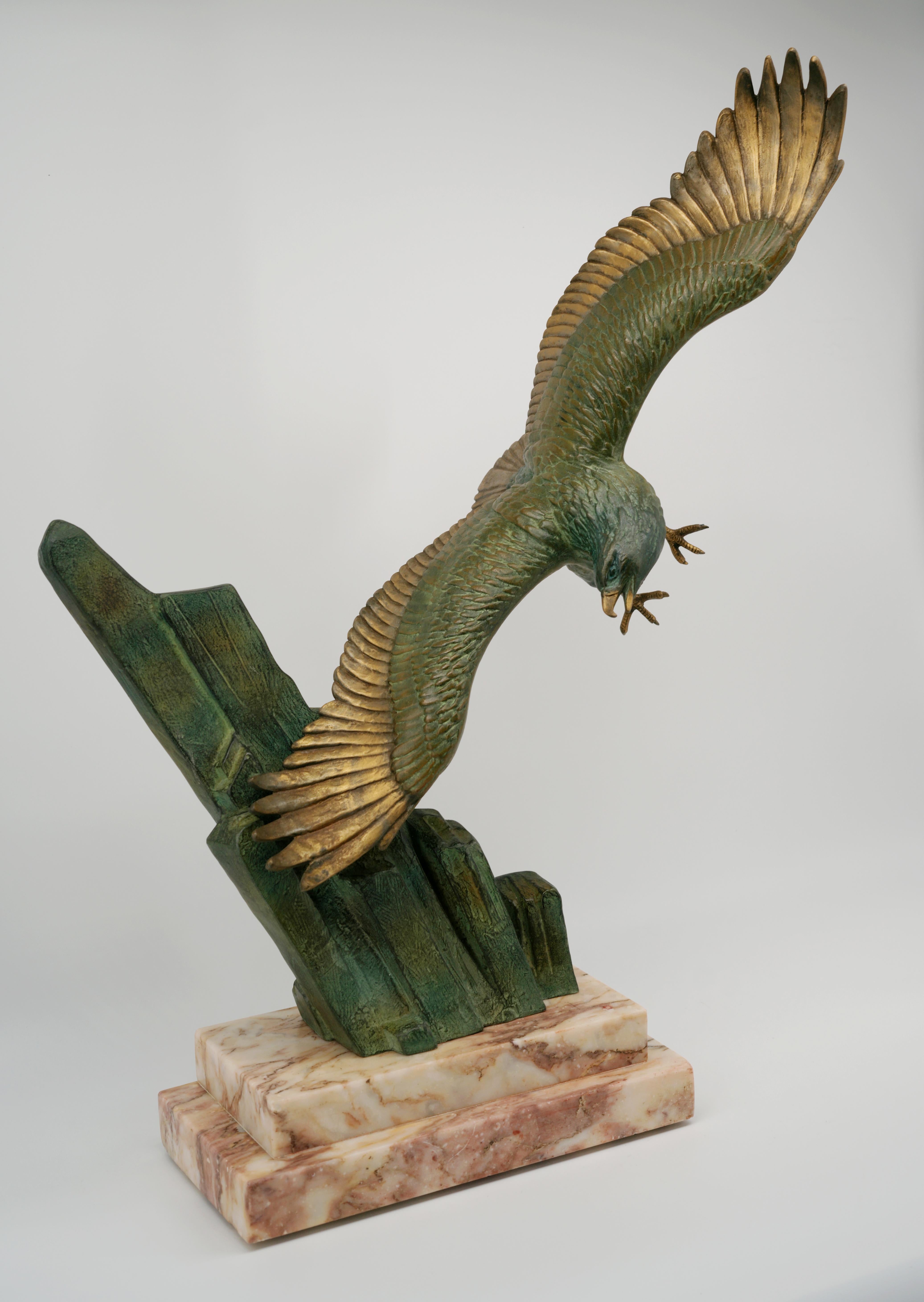 Large French Art Deco Golden Eagle Sculpture, 1920 For Sale 1