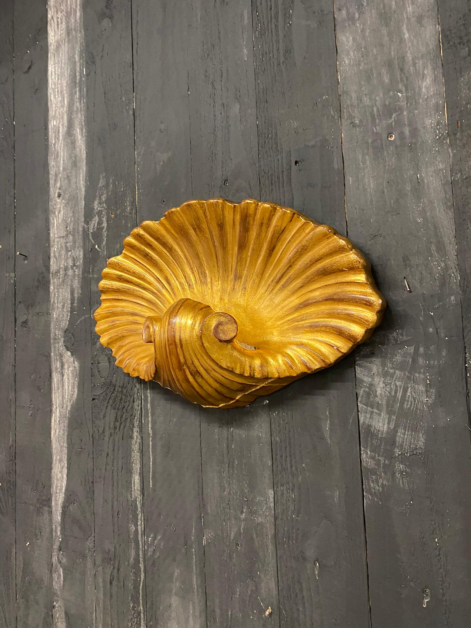 Large French Art Deco Golden Plaster Shell Sconce in the Style of Serge Roche In Good Condition In Saint-Ouen, FR