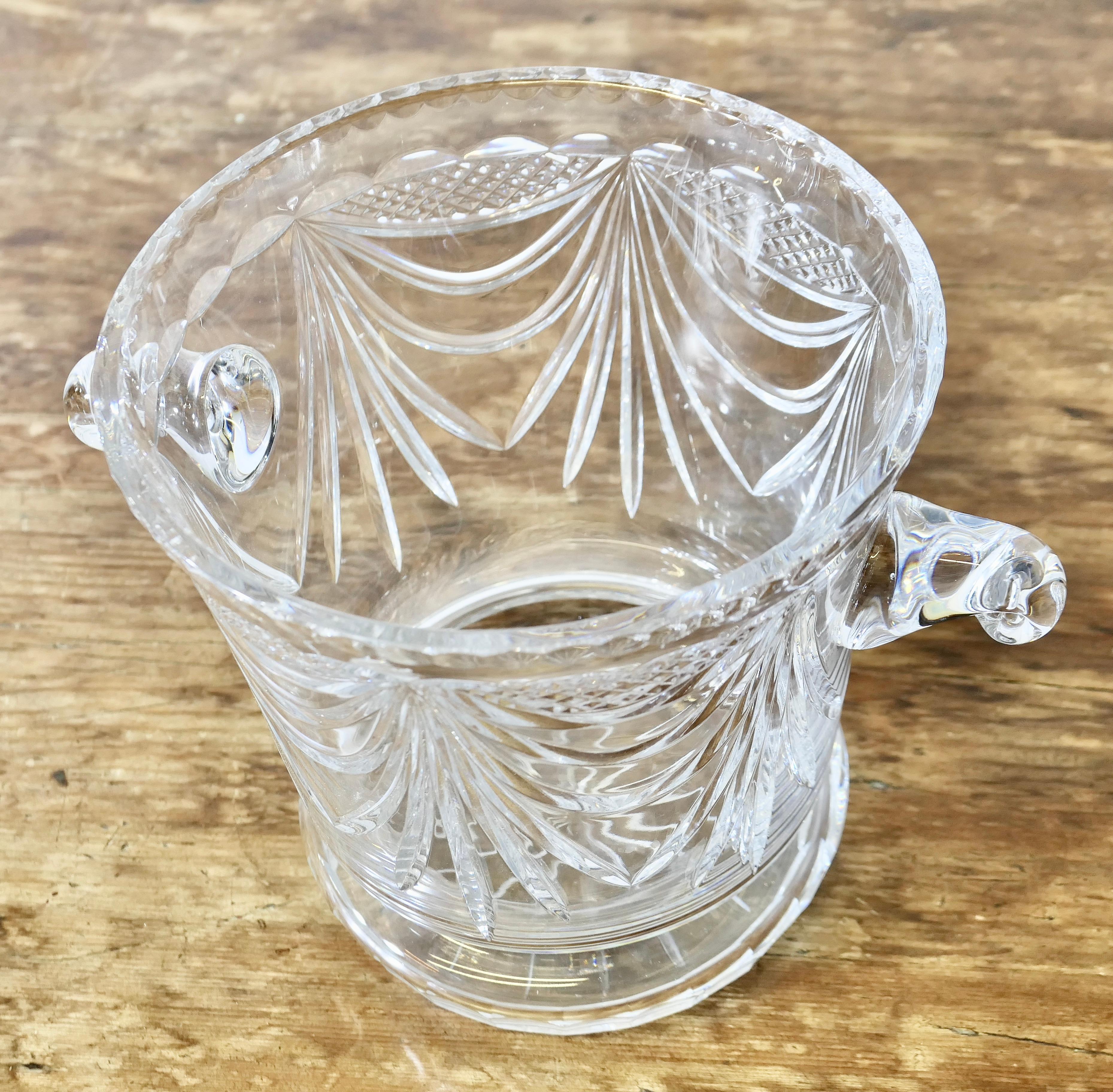 Großer französischer Champaign-Eiskübel aus mundgeblasenem, geschliffenem Kristall im Art déco-Stil, Weinkühler (Frühes 20. Jahrhundert) im Angebot