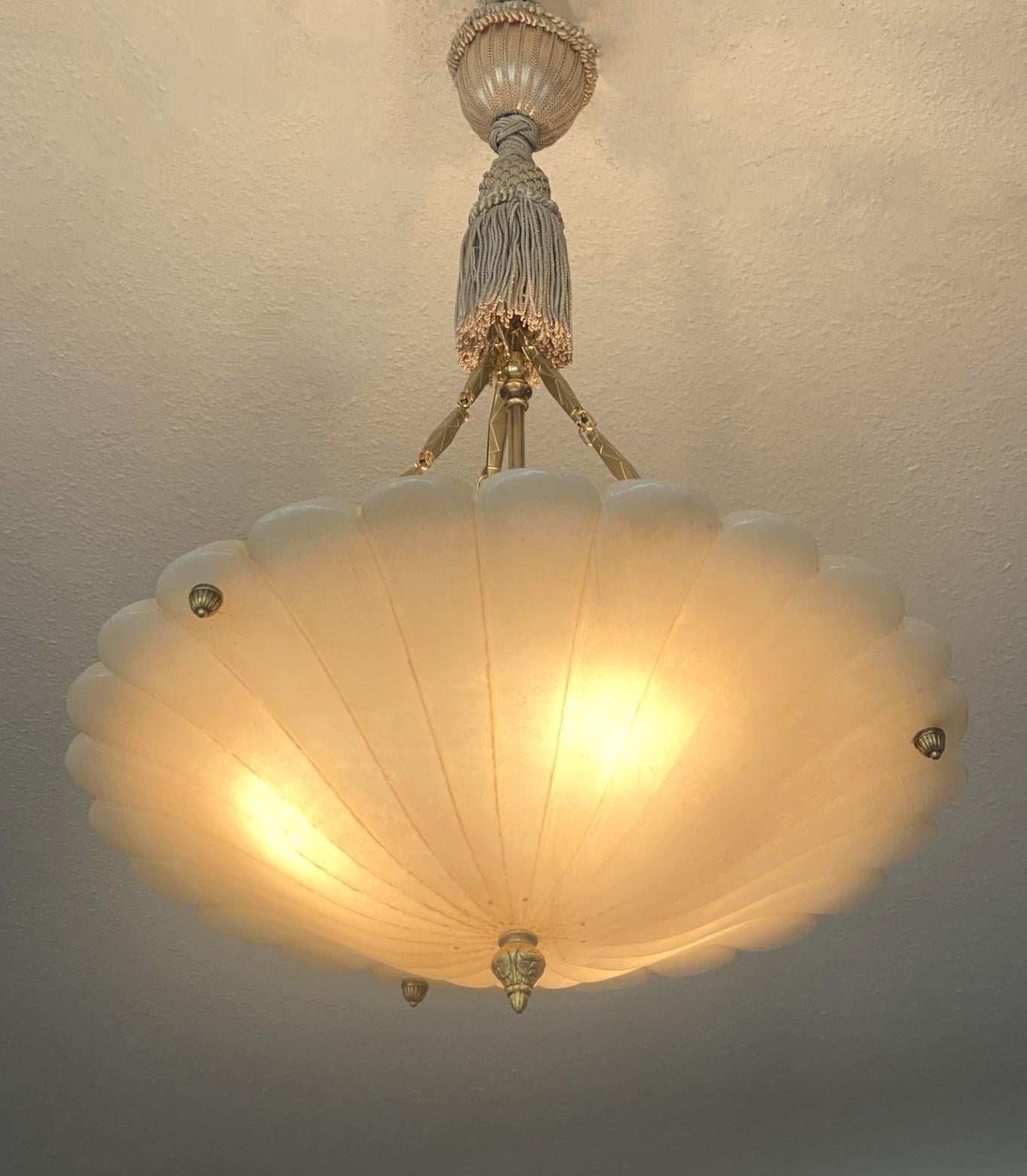 Large French Art Deco Hand-Carved White Alabaster Three-Light Chandelier, 1920s 4