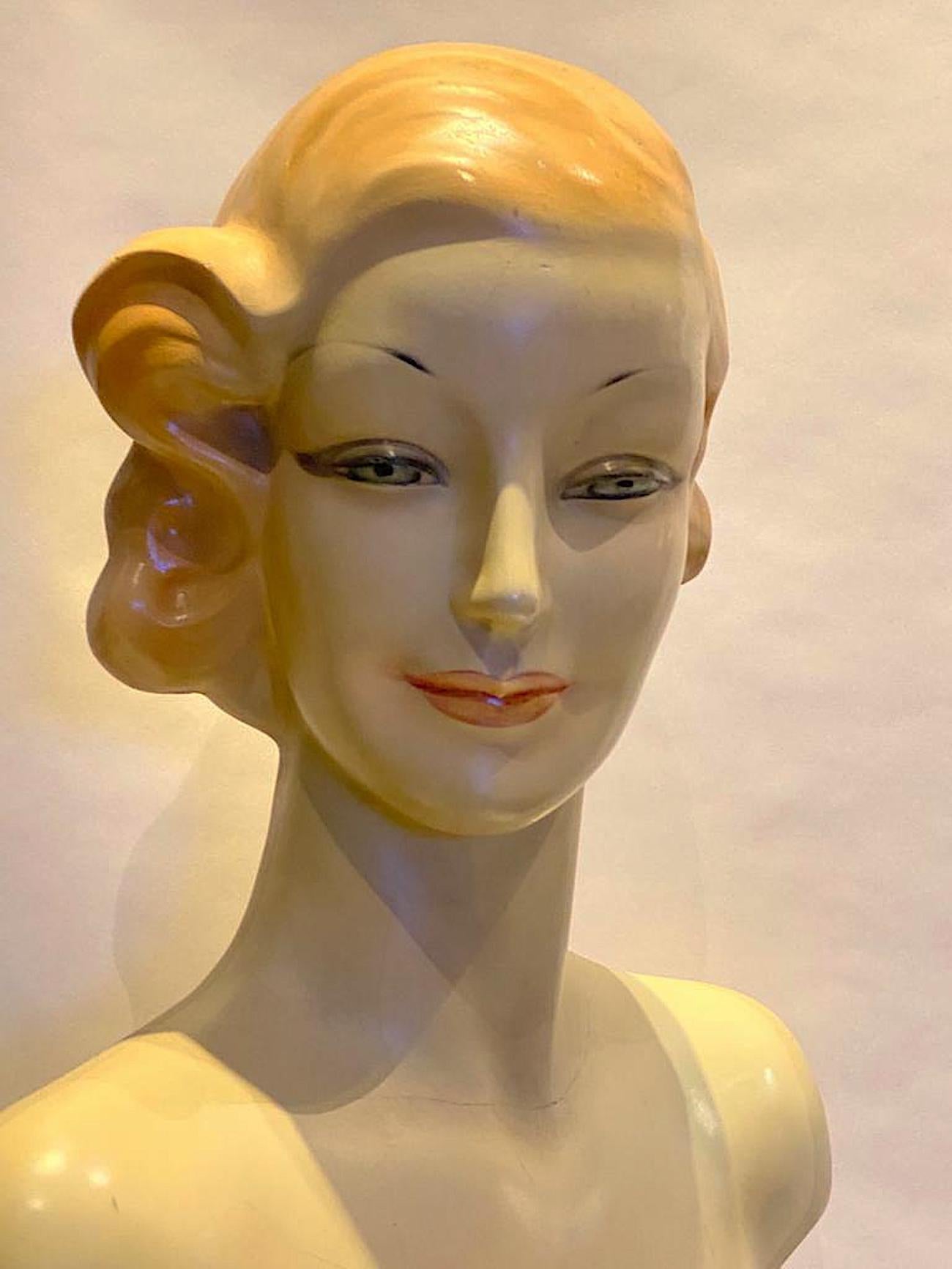 Art déco Grand mannequin de présentation Art Déco Femme chic des années 30, France en vente