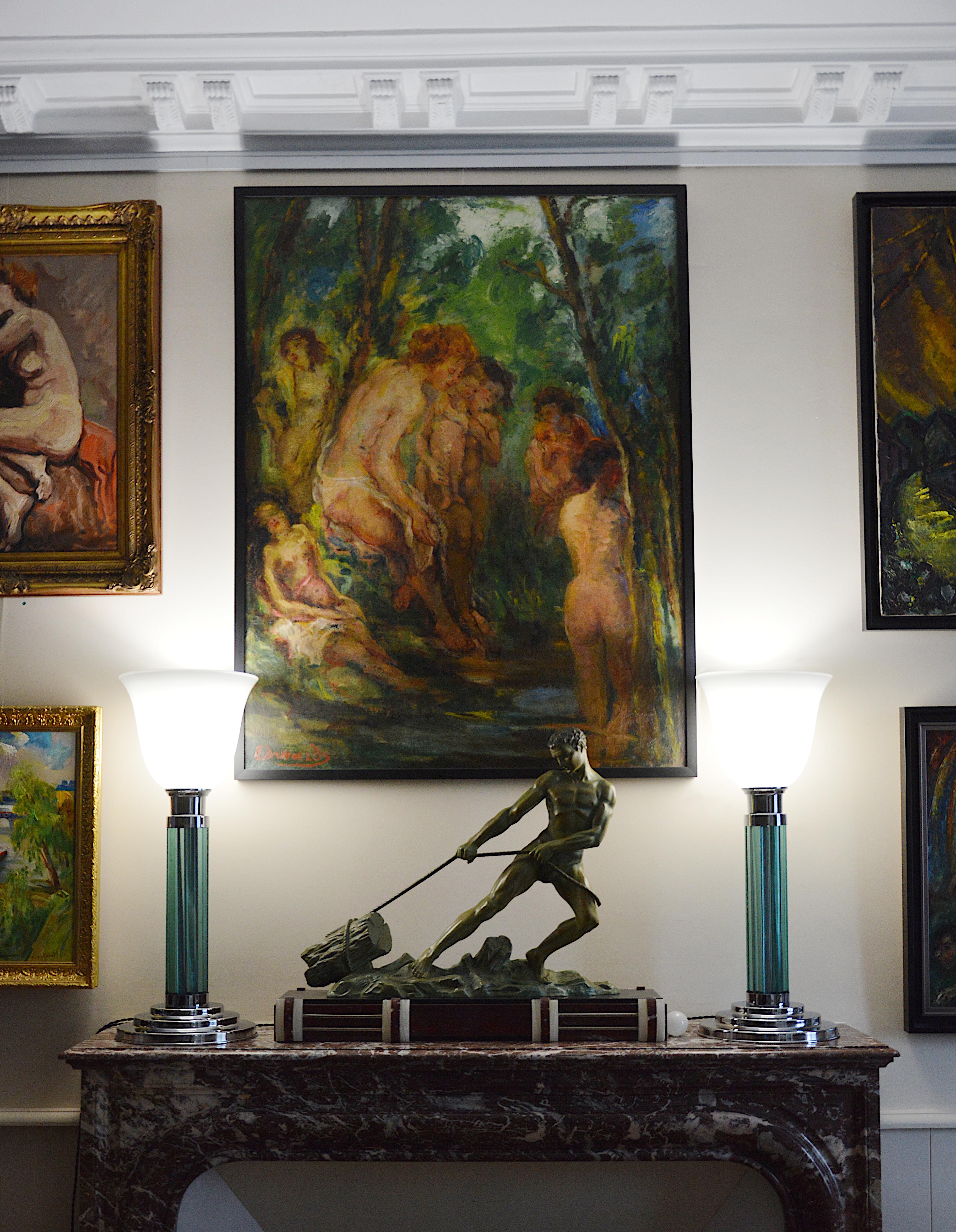 Grande lampe de table Art déco moderne à tige, France, vers 1930, attribuée à la Maison PETITOT (Paris). La paire est disponible. Abat-jour double cône en verre blanc sur une base composée de 9 grandes tiges de verre assemblées dans une structure en