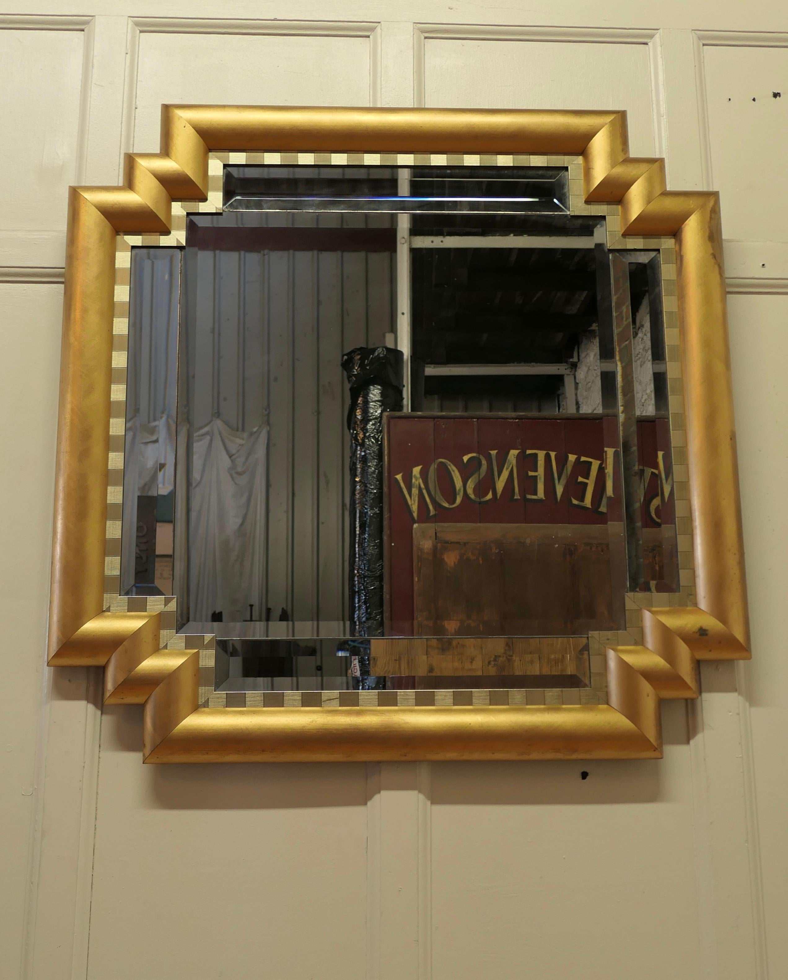 Große Französisch Art Deco Odeon Stil vergoldet Spiegel    (Vergoldetes Holz) im Angebot